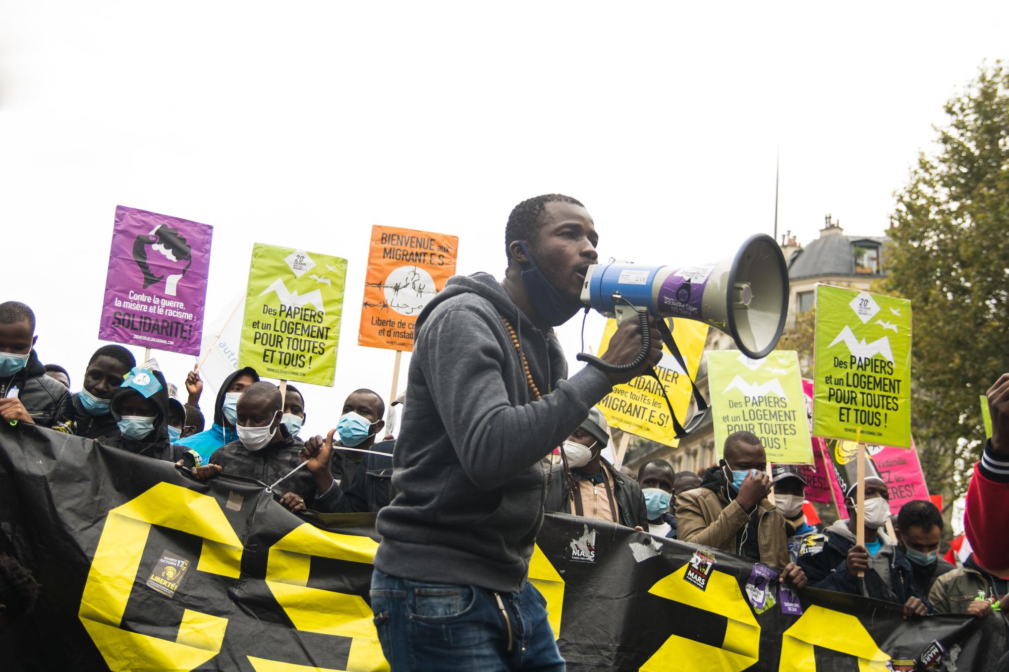 manifestantes paris sin papeles