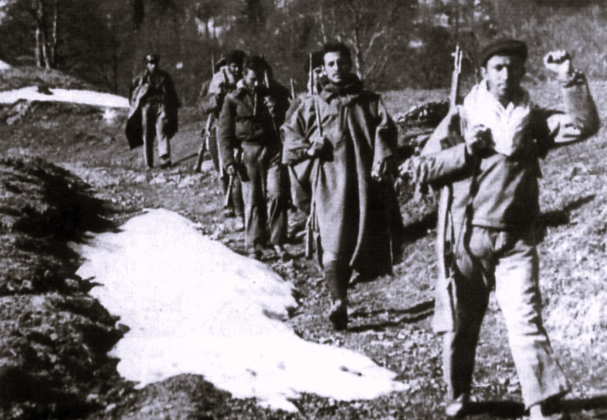 Partidas guerrilleras cruzando el Pirineo