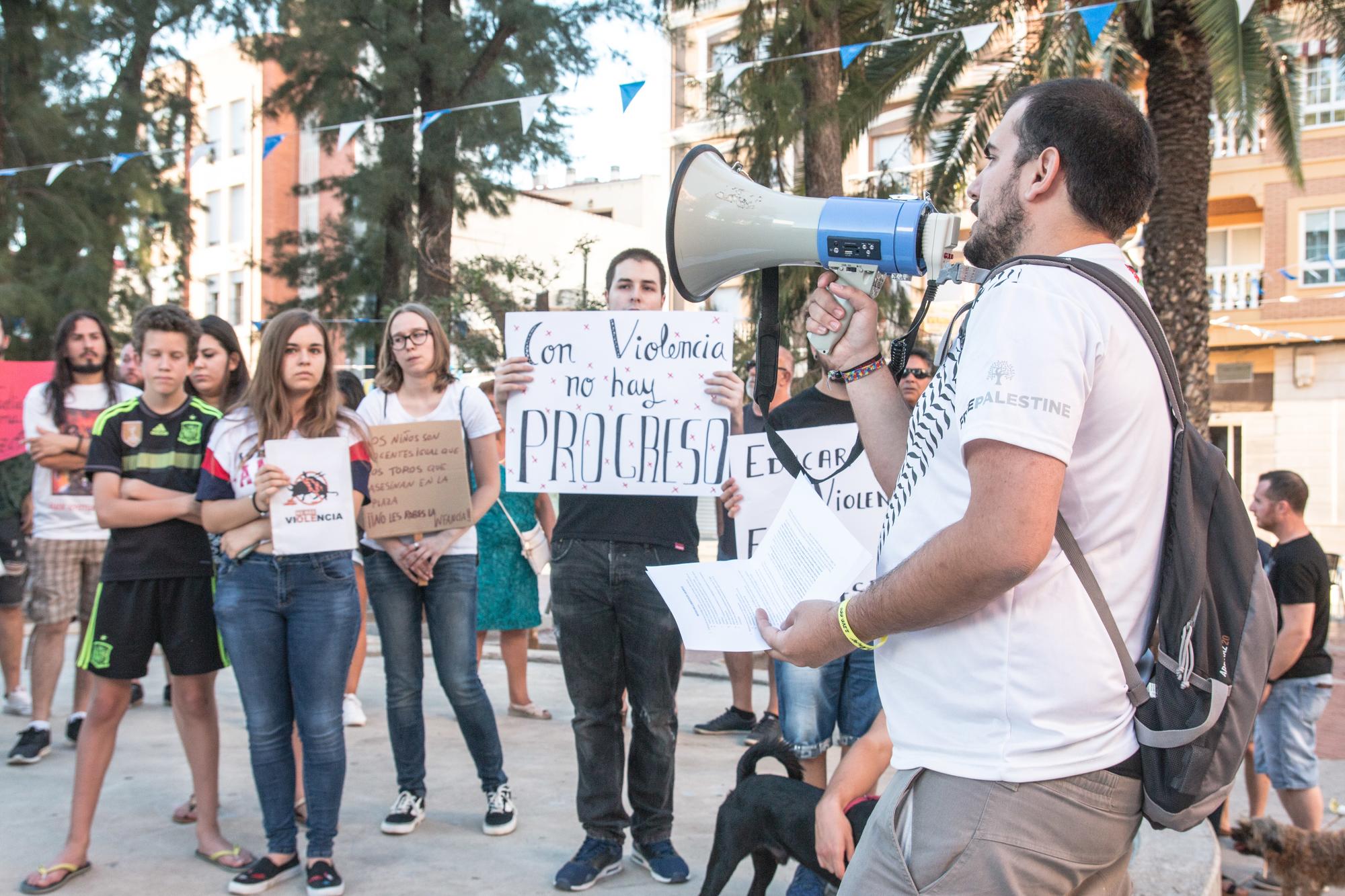 Manifestación Antitaurina en Almendralejo-2