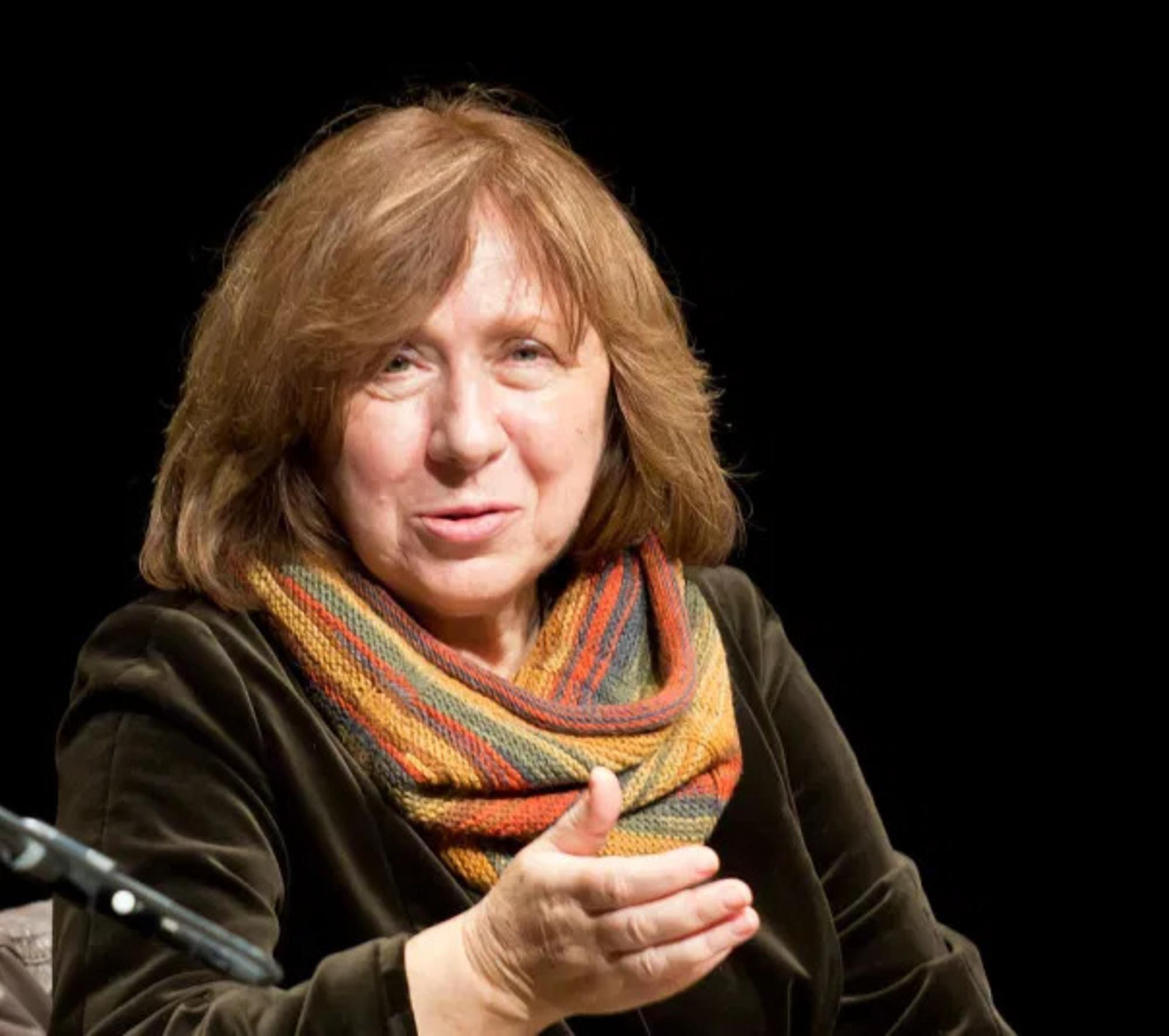 La autora ganadora del Premio Nobel, Svetlana Alexeivich. Fuente: Beyond Nuclear International