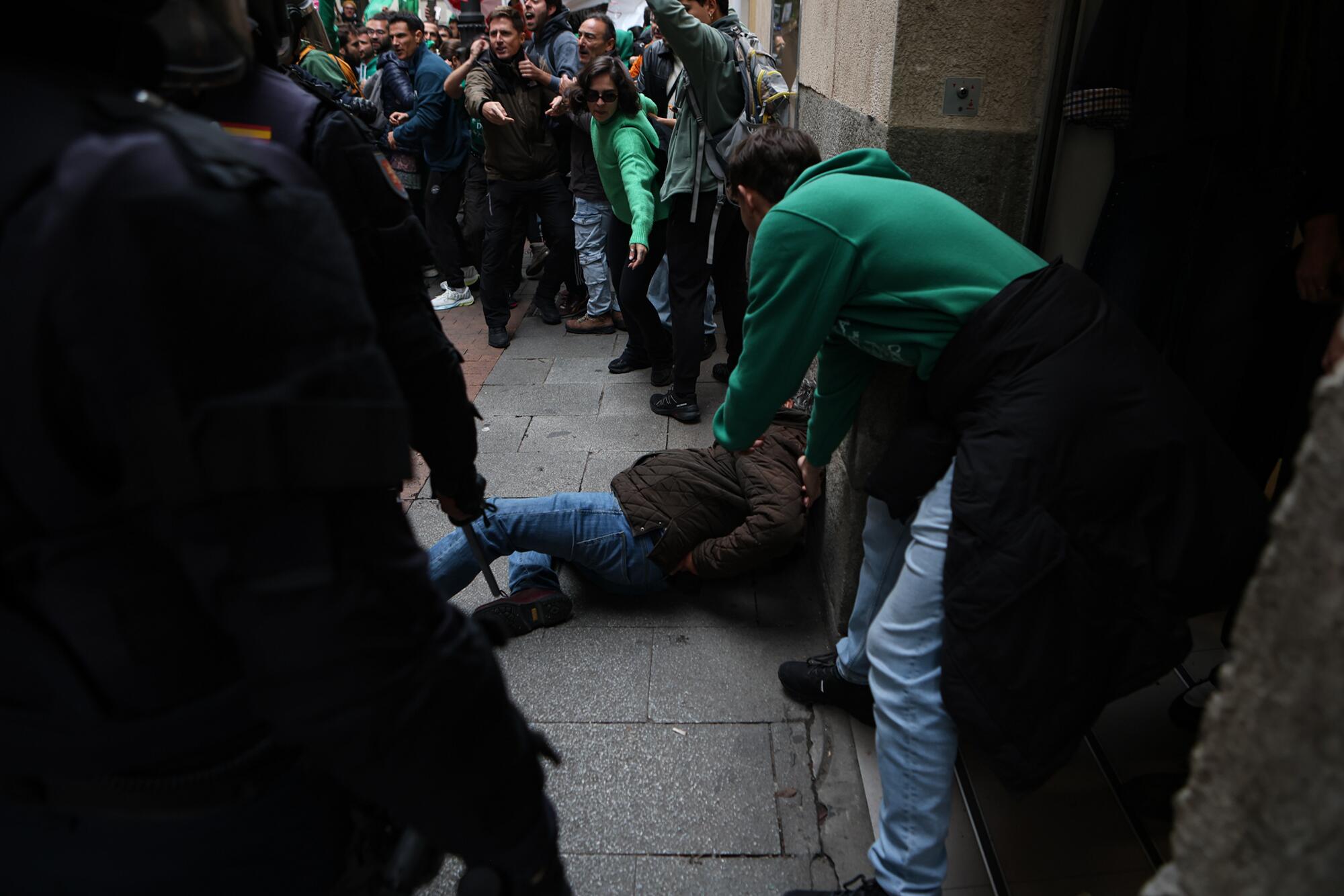 Ayuso escrache - 8