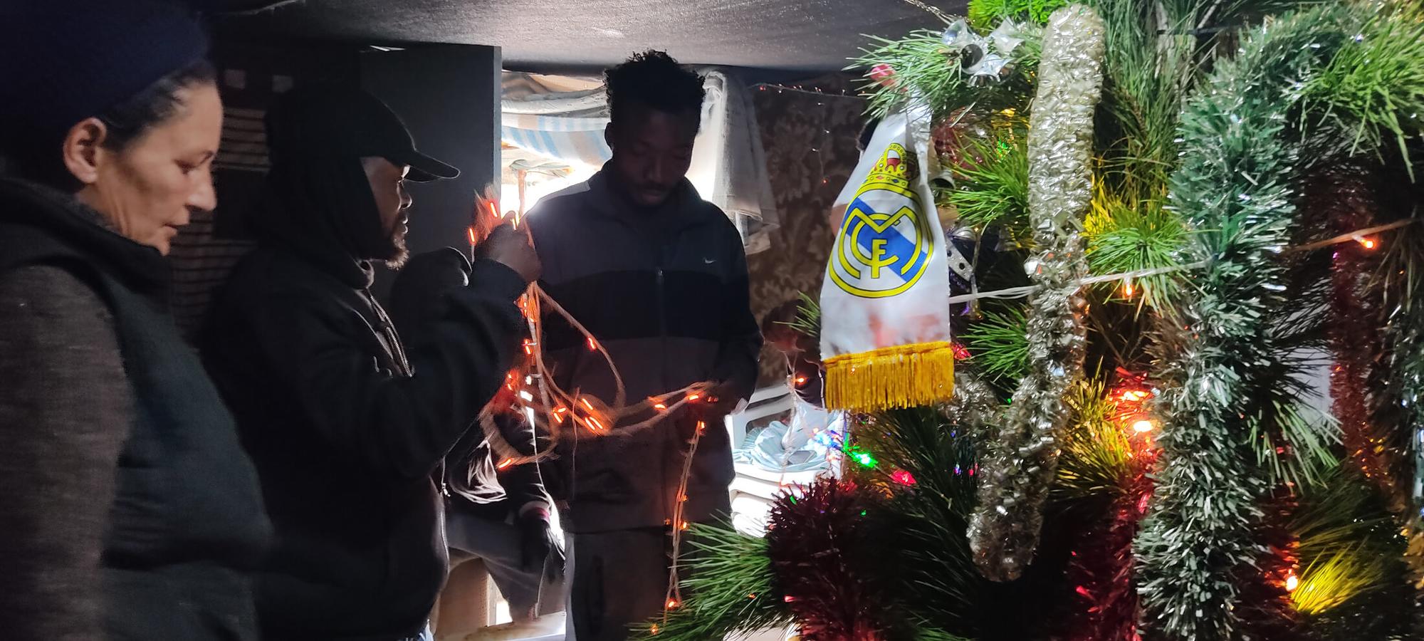 Navidad asentamiento temporeros Lucena del Puerto Huelva 02