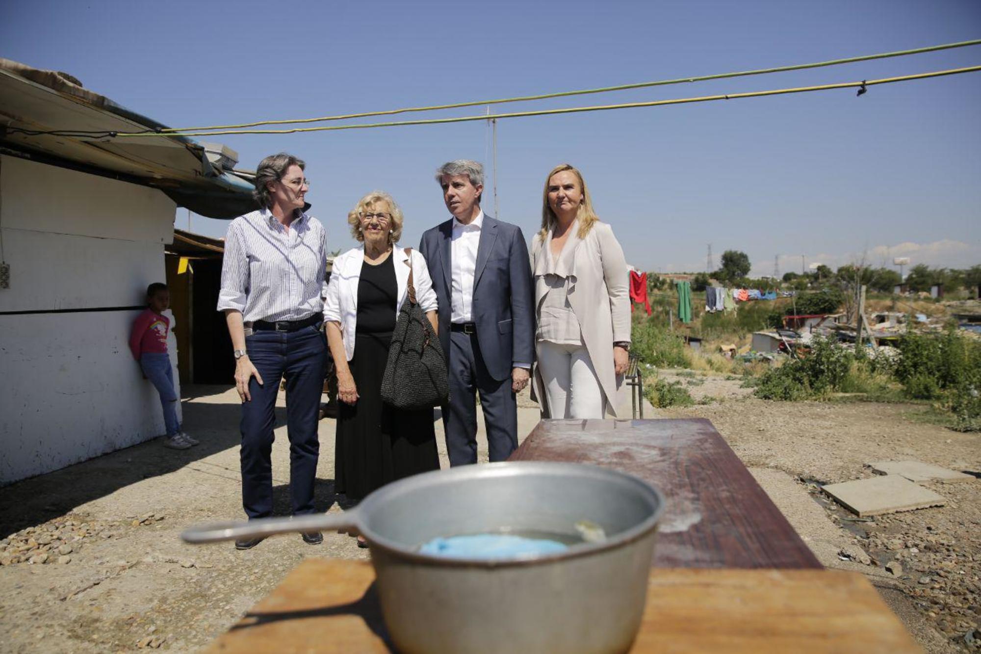 Visita de Manuela Carmena Ayuntamiento y Angel Garrido de Madrid al Gallinero