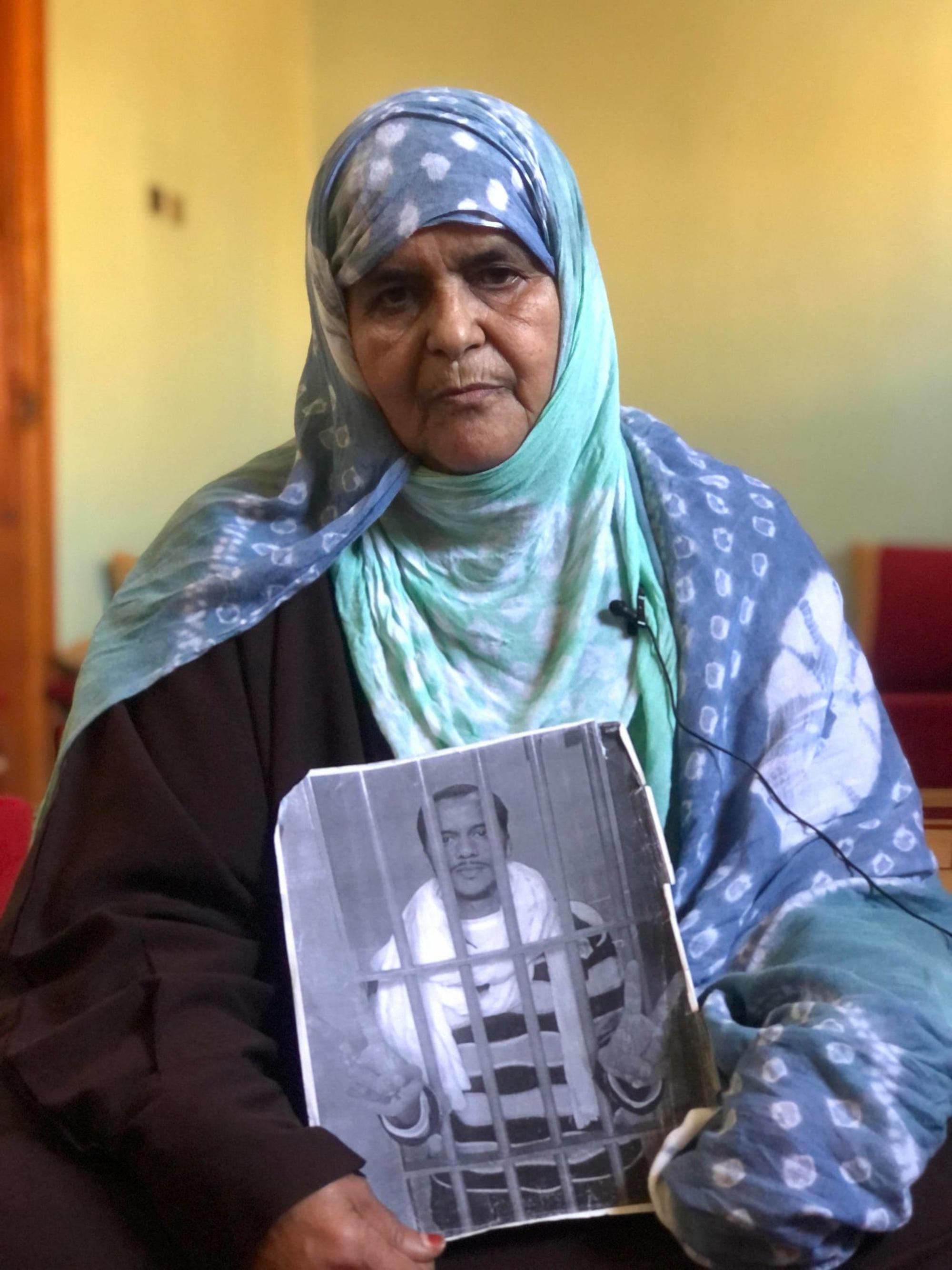 Manina madre del preso Mohamed Lamin  