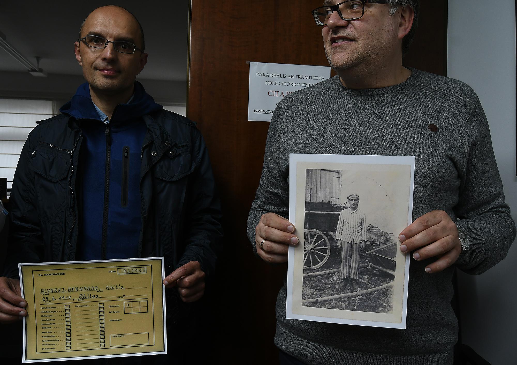 Acto en Vigo denunciando na querella Arxentina a impunidade do franquismo.