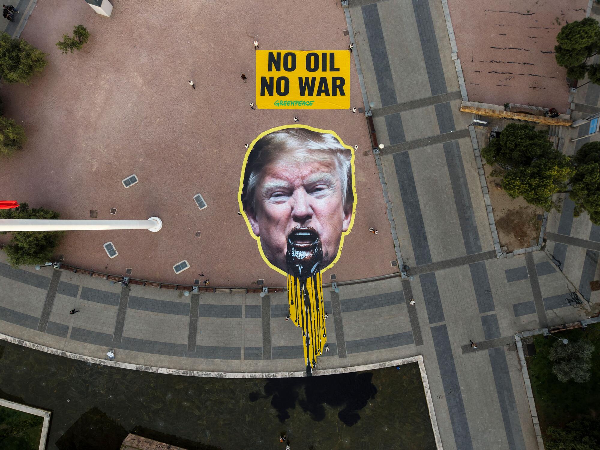 Acción Greenpeace petróleo Trump
