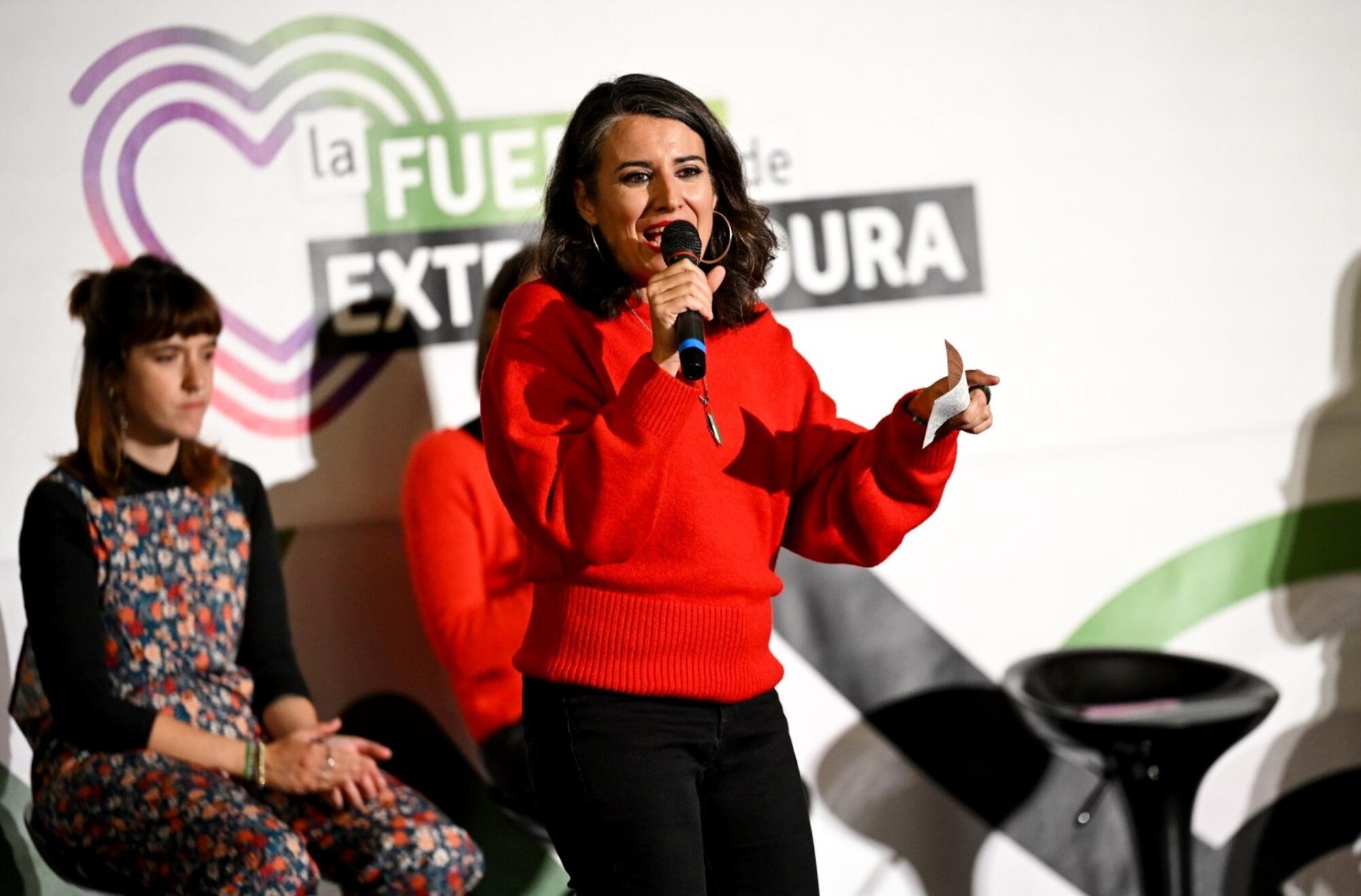 Irene de Miguel mitin Extremadura elecciones