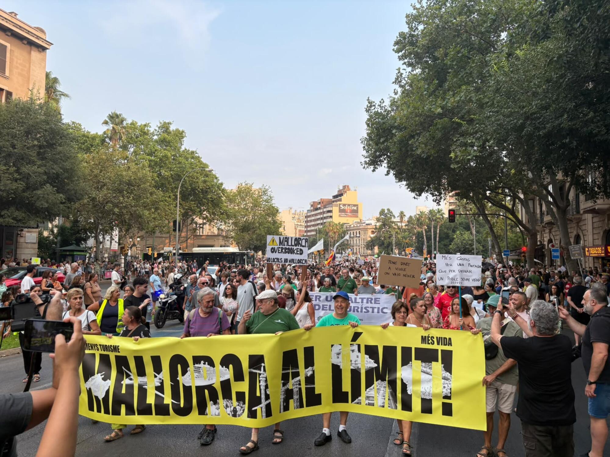mani palma contra turismo masivo2