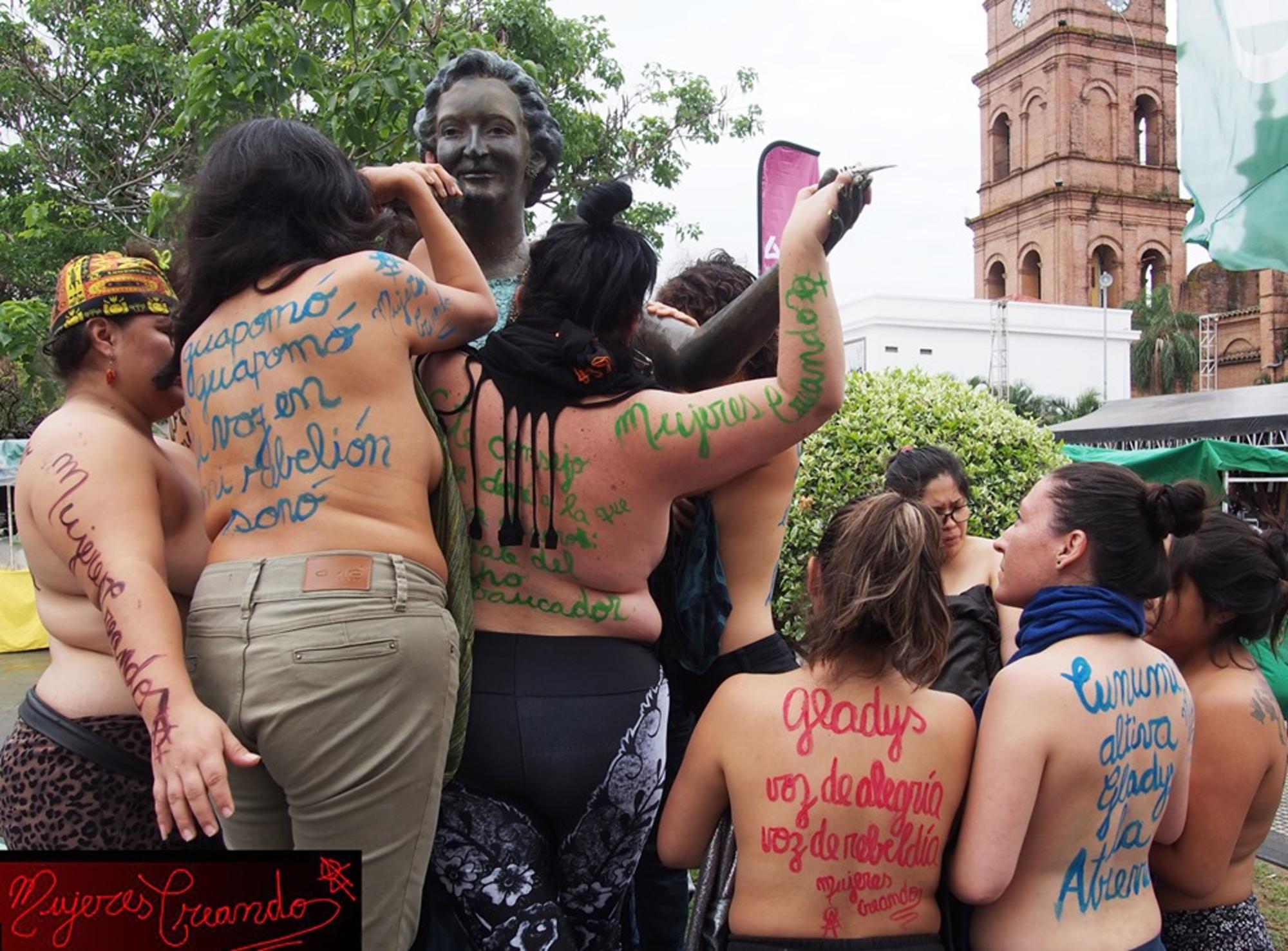 Mujeres Creando