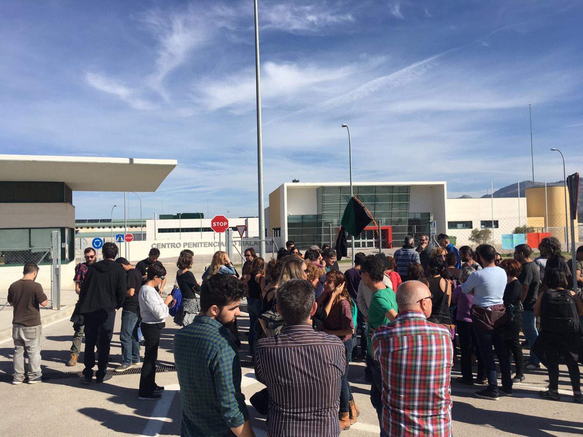 Protesta frente centro penitenciario de Málaga II de Archidona