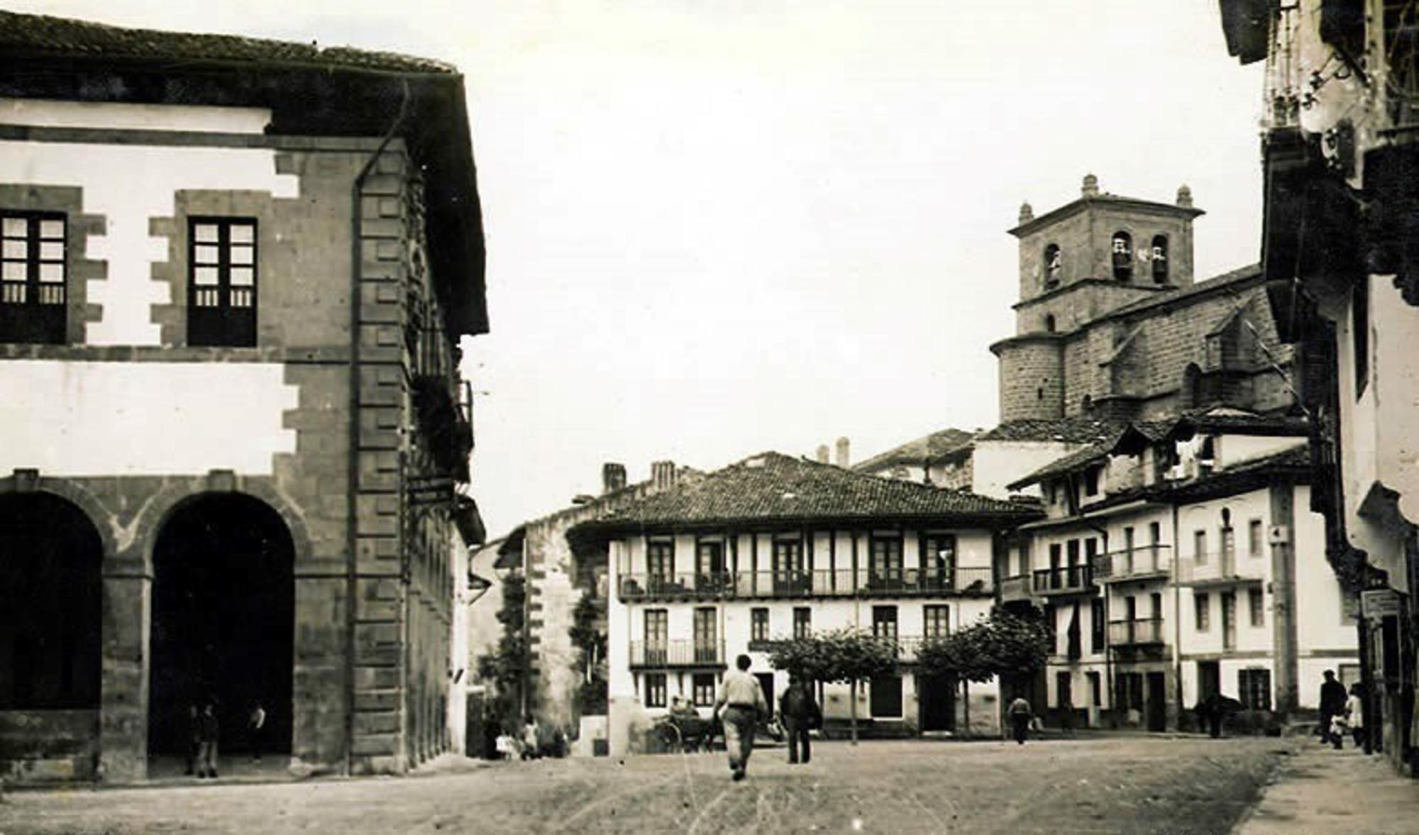 Plaza de Oiartzun en 1936