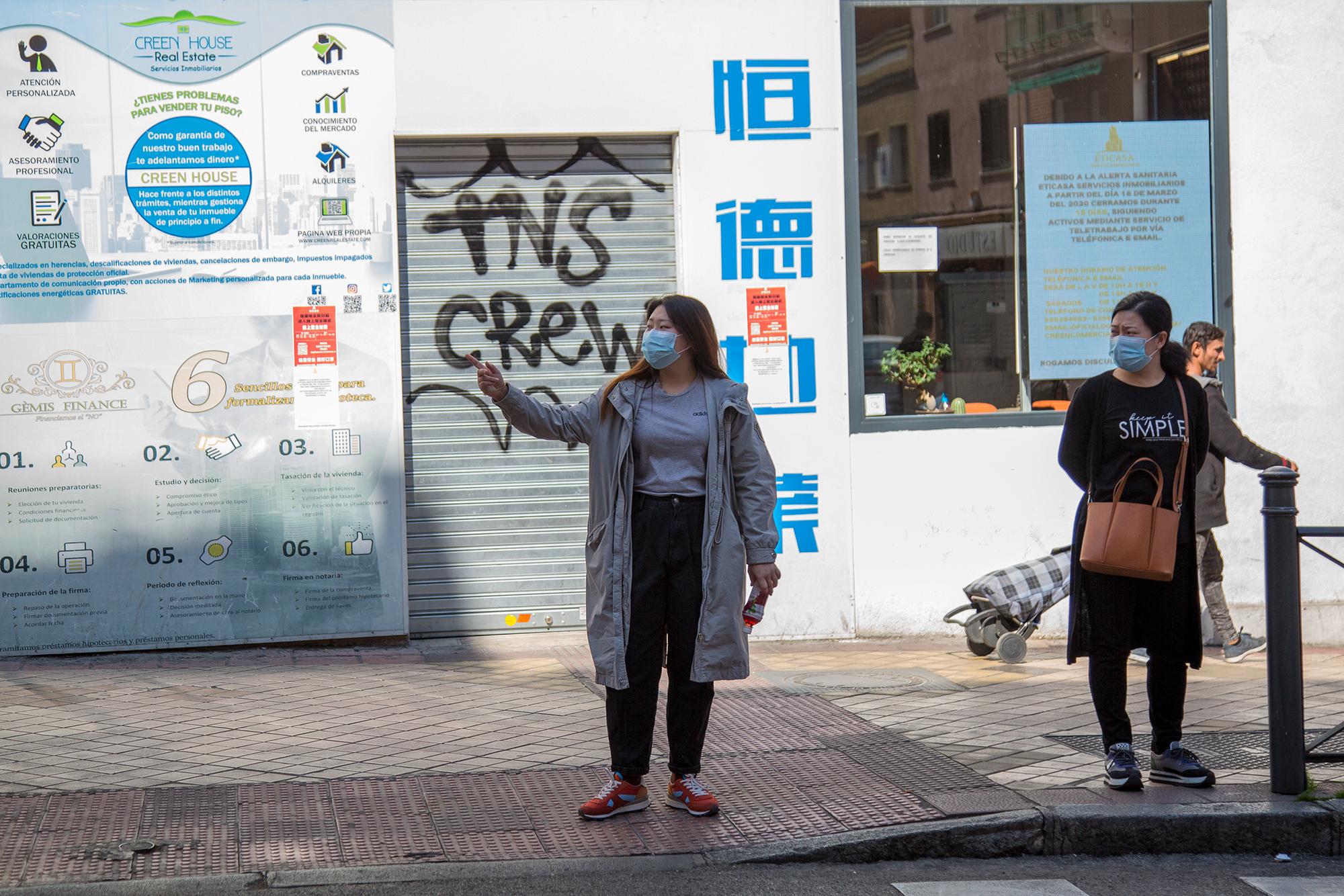 Coronavirus y mascaras en Usera Madrid 13