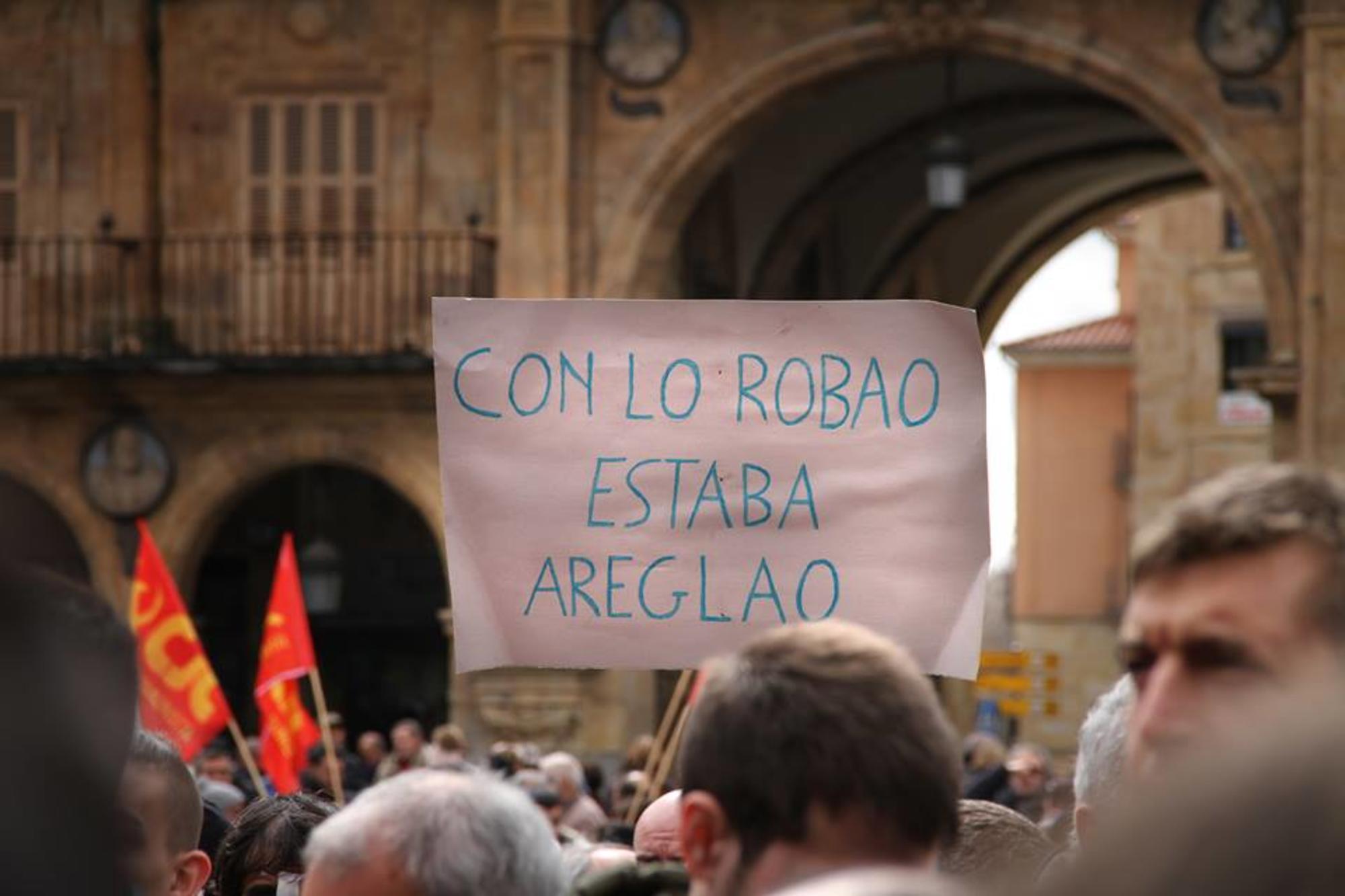 Una de las pancartas del pasado sábado en la Plaza Mayor de Salamnca