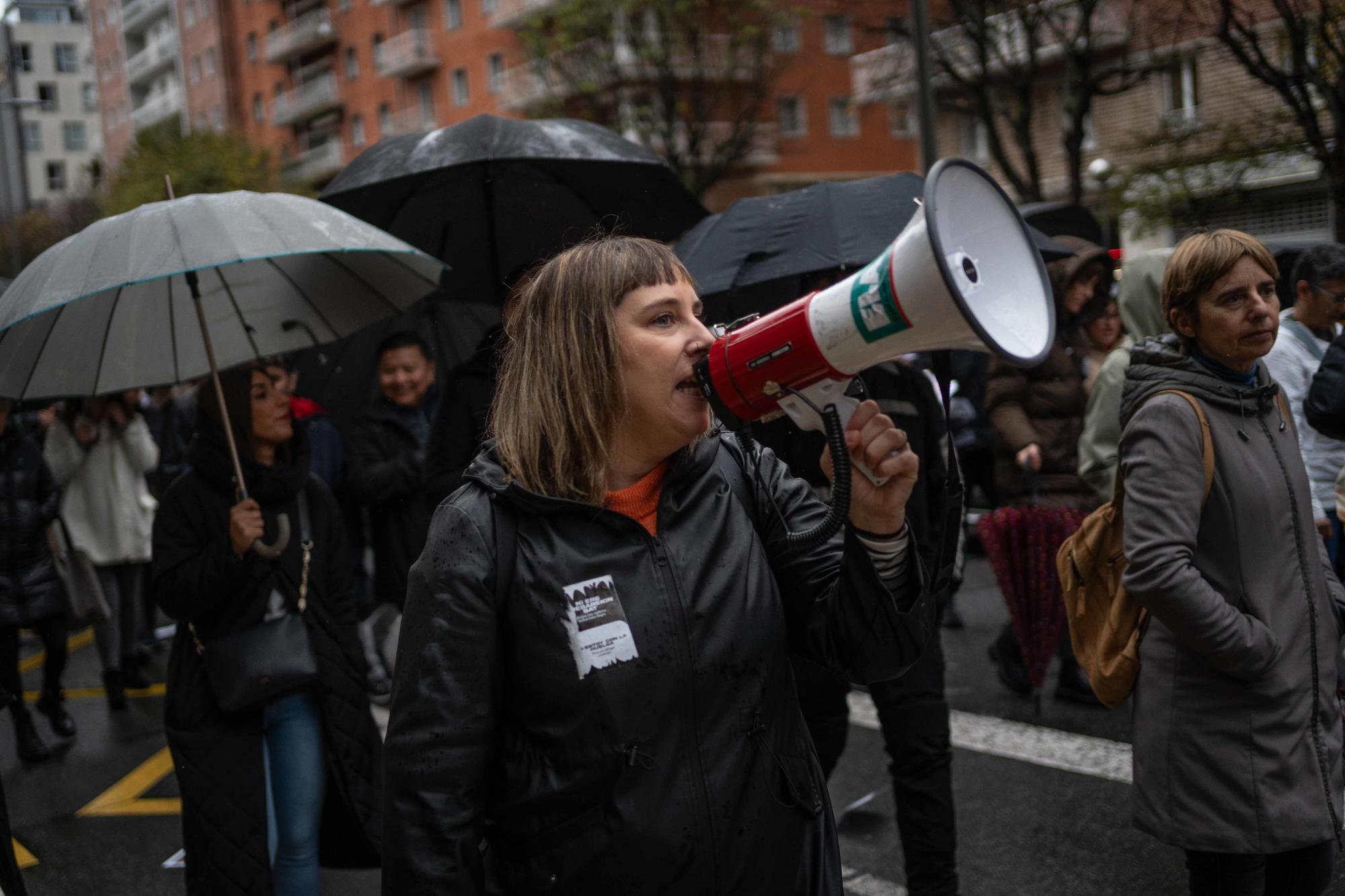 Manifestante en Donostia.