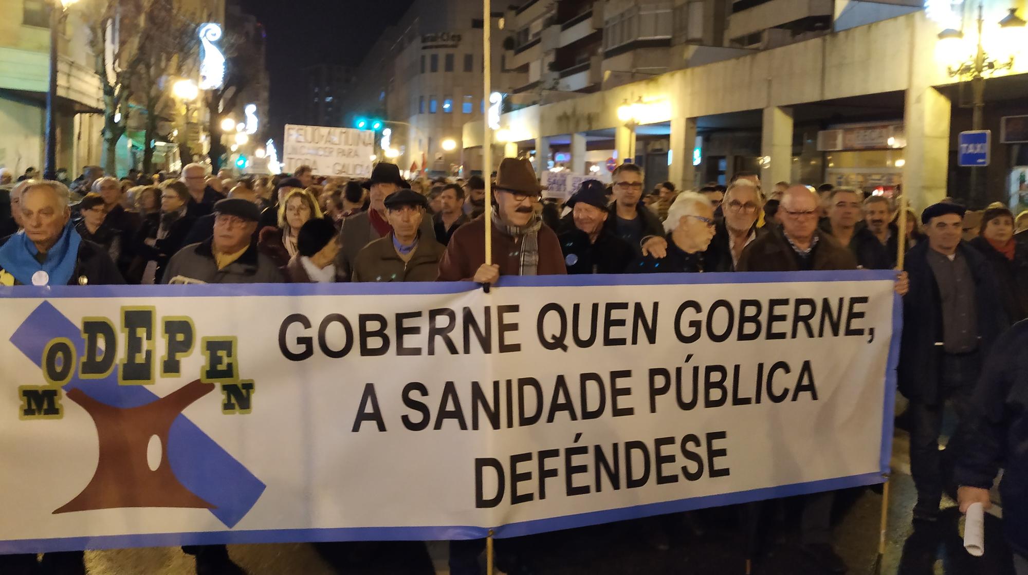 MODEPEN na manifestación da sanidade de Vigo (decembro 2018)