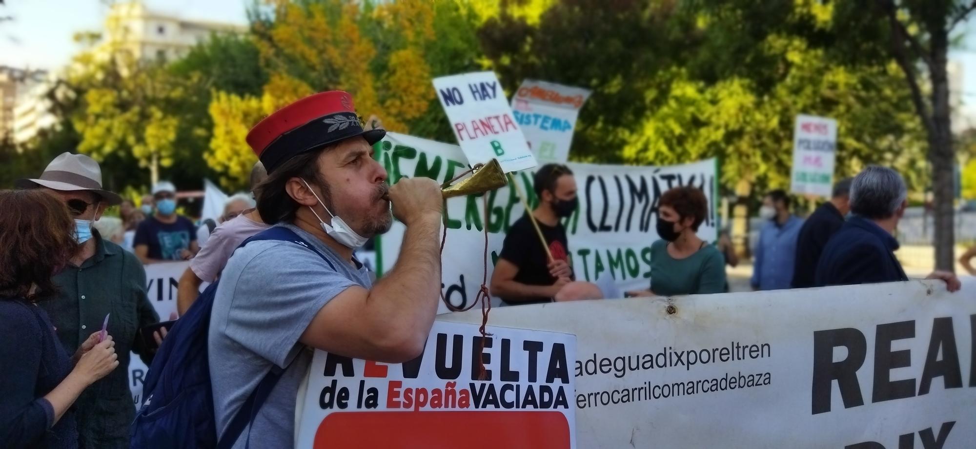Manifestación Granada semana movilizaciones tren 02