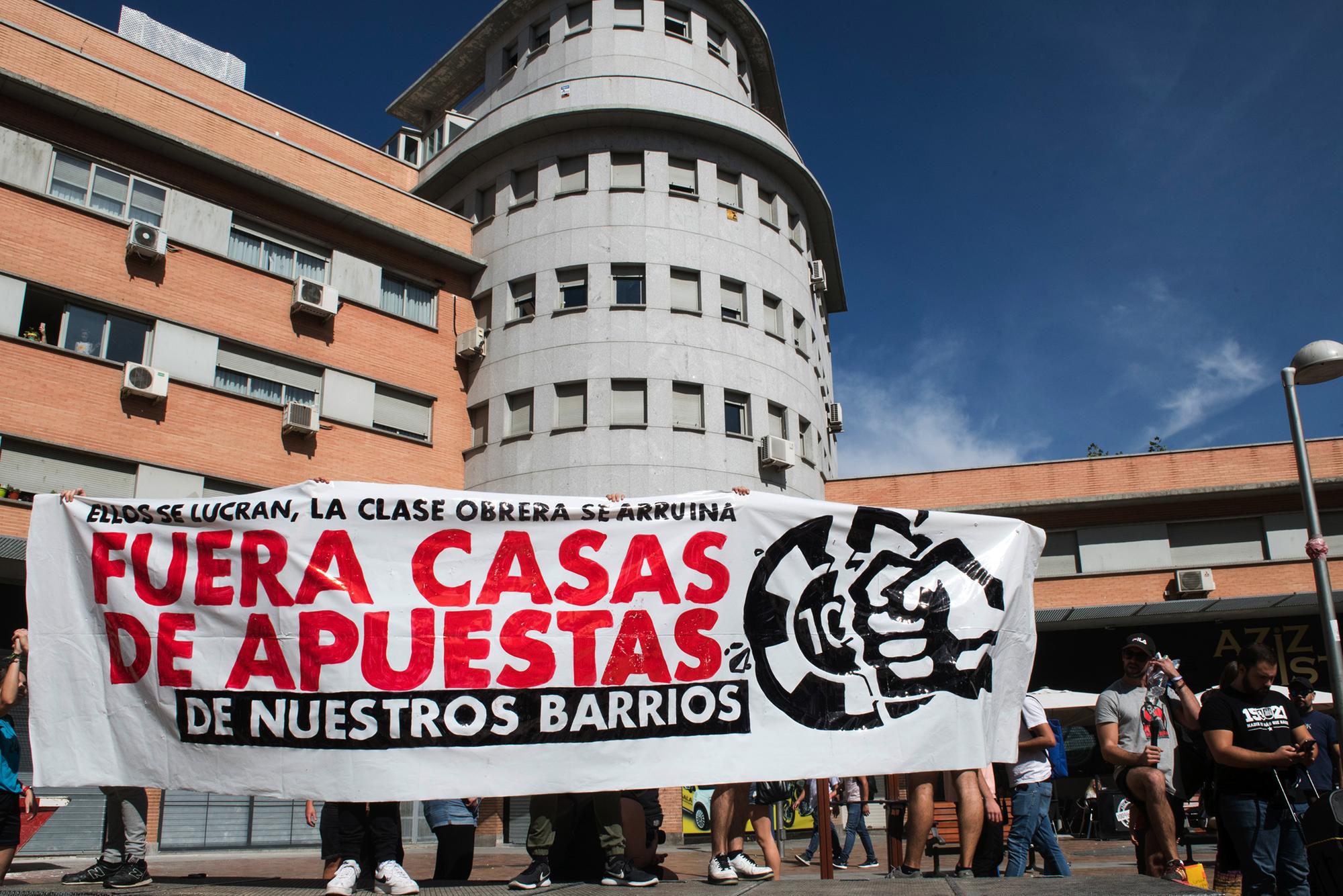 Manifestación contra las casas de apuestas en el barrio de Tetuan, Madrid, en 2019