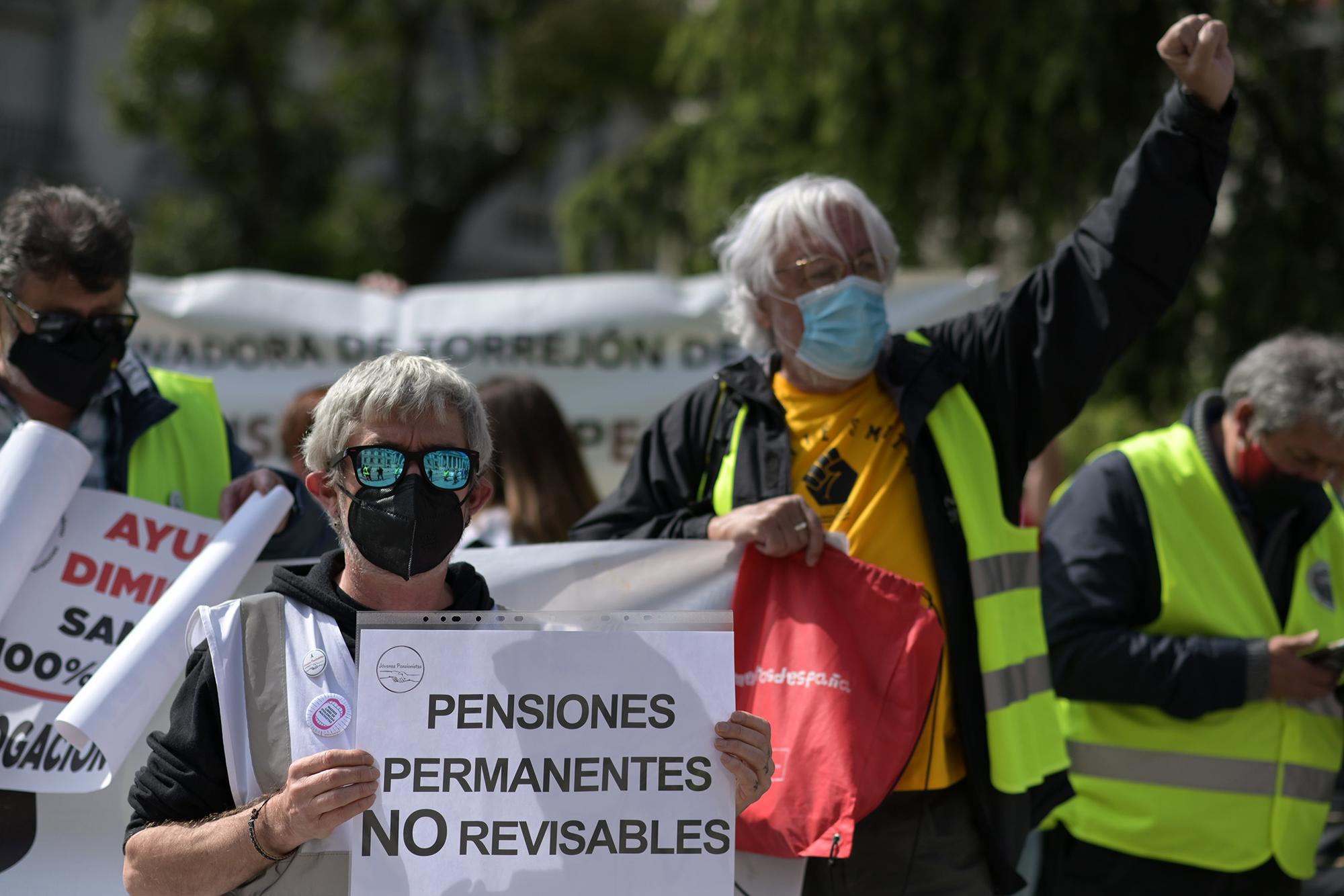 Pensionistas en el Congreso el 14 de abril república - 2
