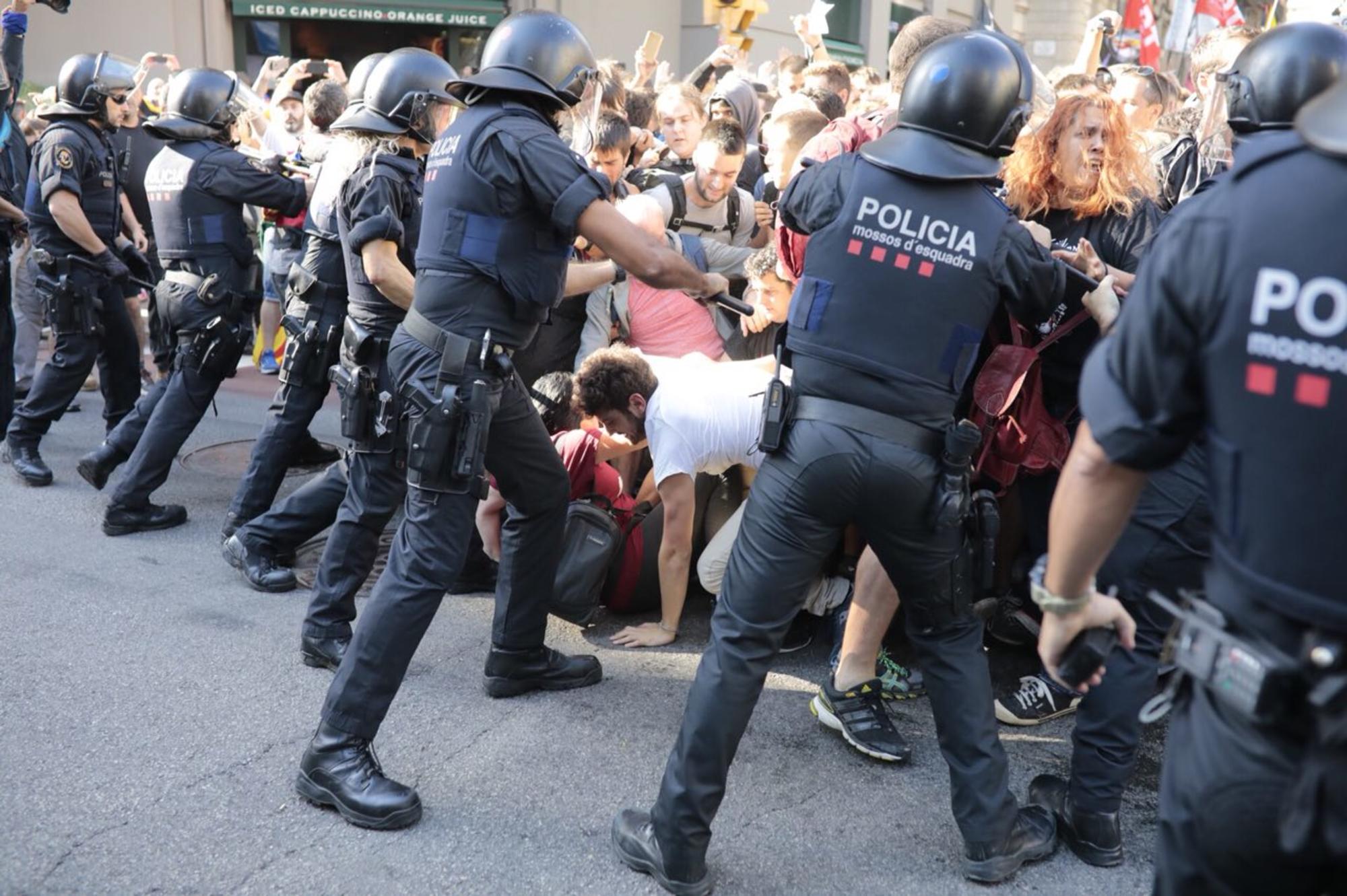 Porrazos policías 29 septiembre Barcelona