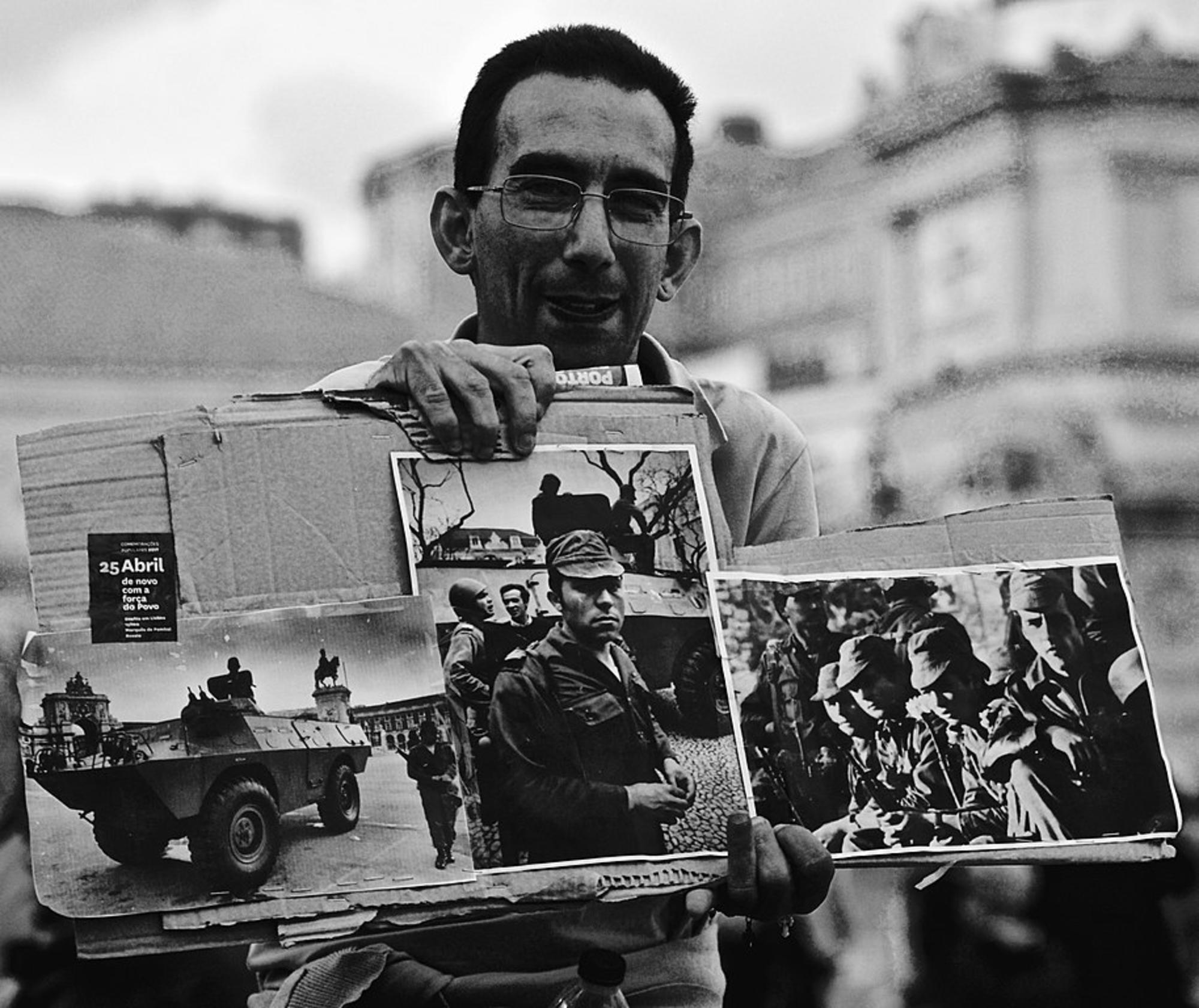 Manifestante 25 abril