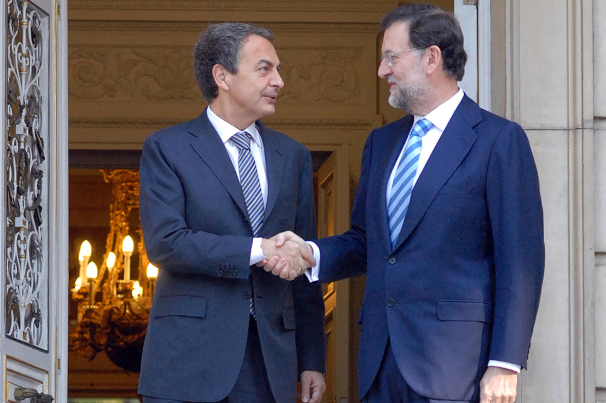 Zapatero y Rajoy en La Mocloa en 2010