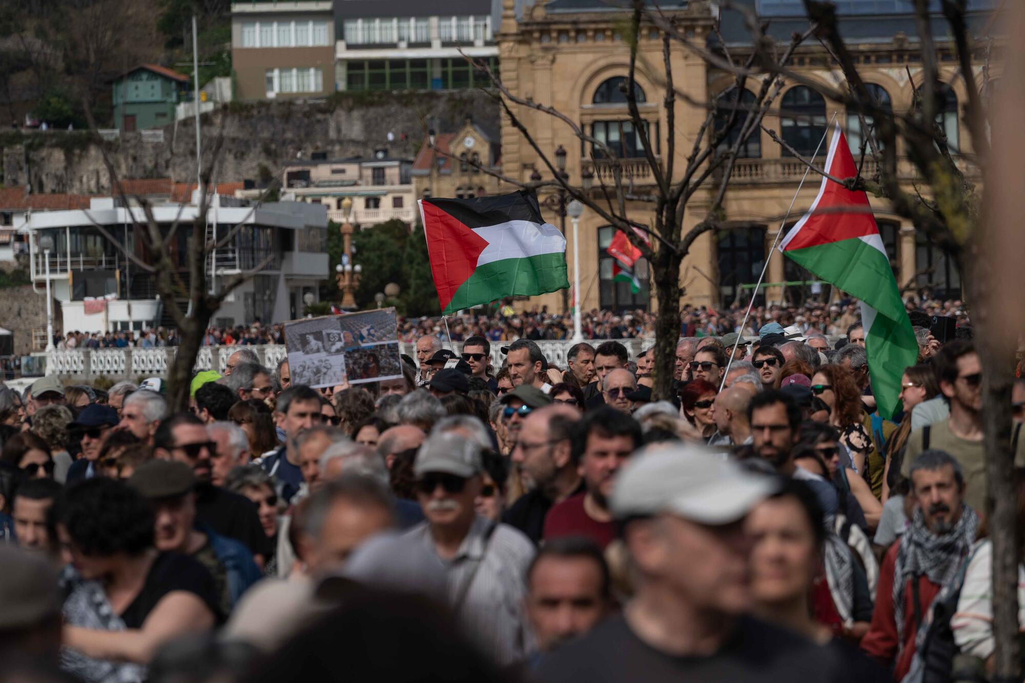 Manifestación en Donostia contra el genocidio de Israel en Palestina - 2