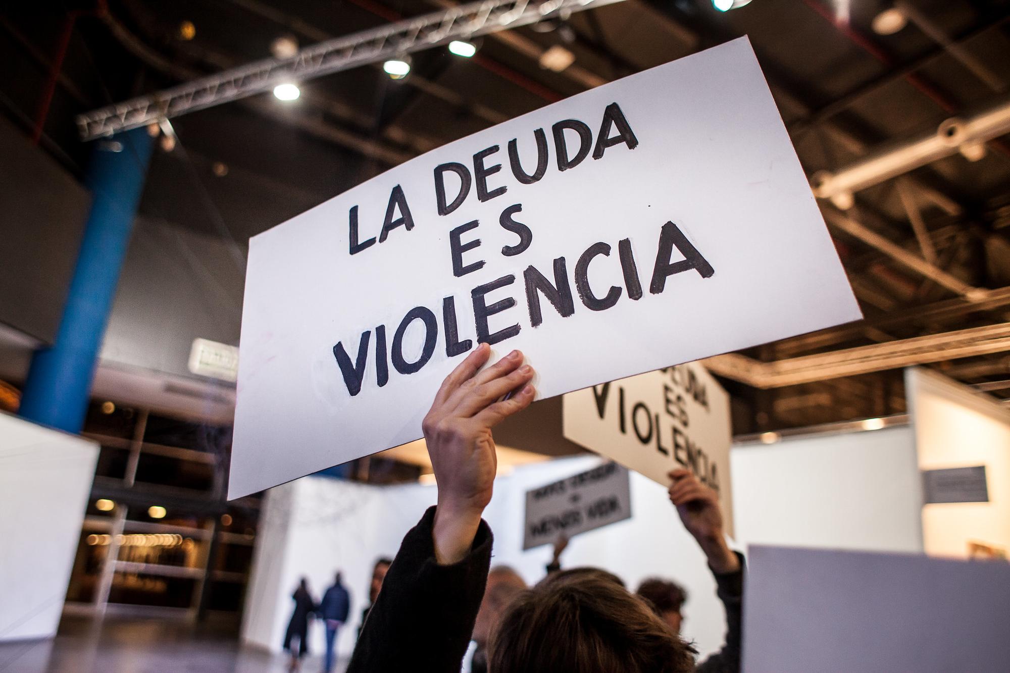 La deuda es violencia