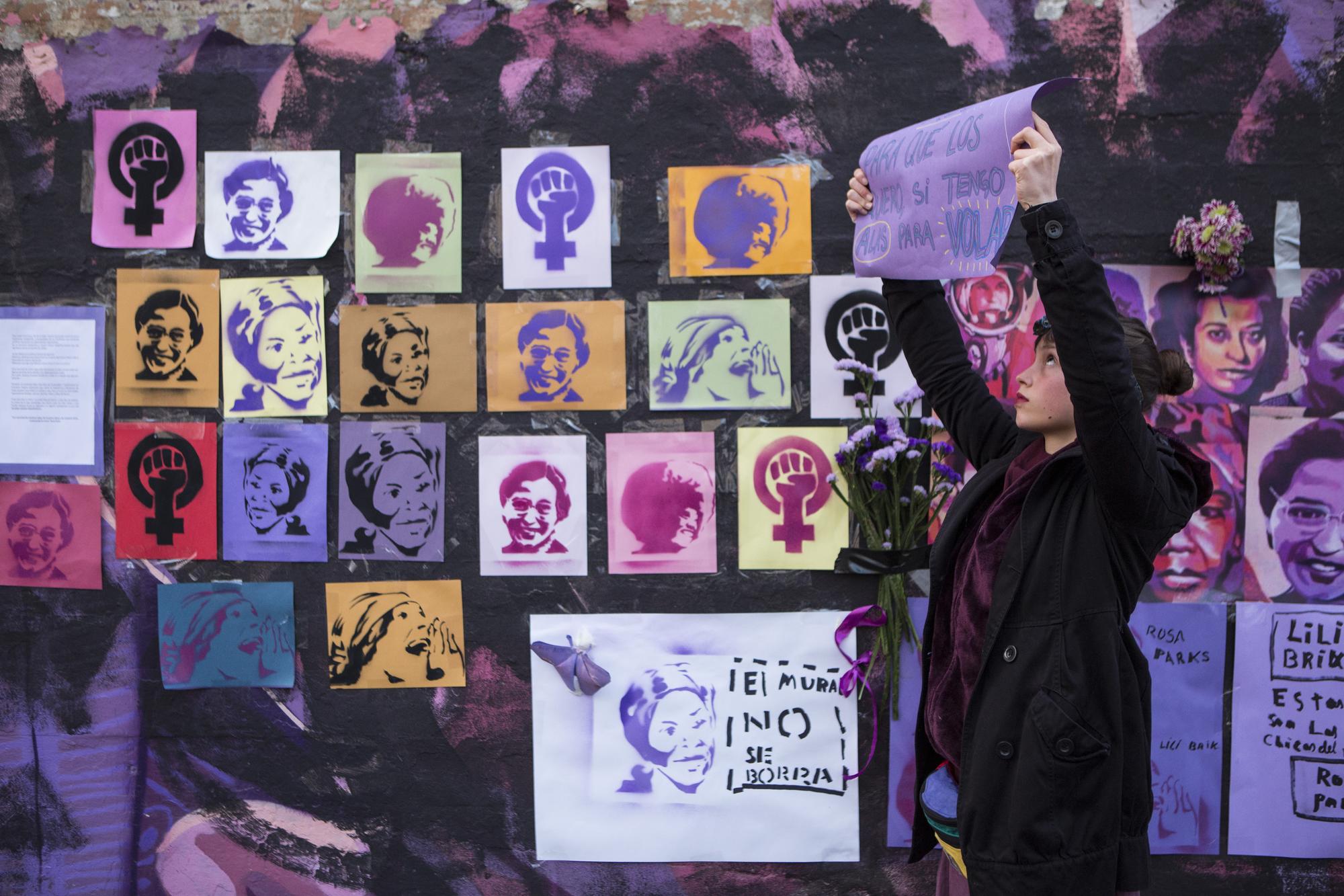 Concentración en el mural feminista de Ciudad Lineal el 8M - 6