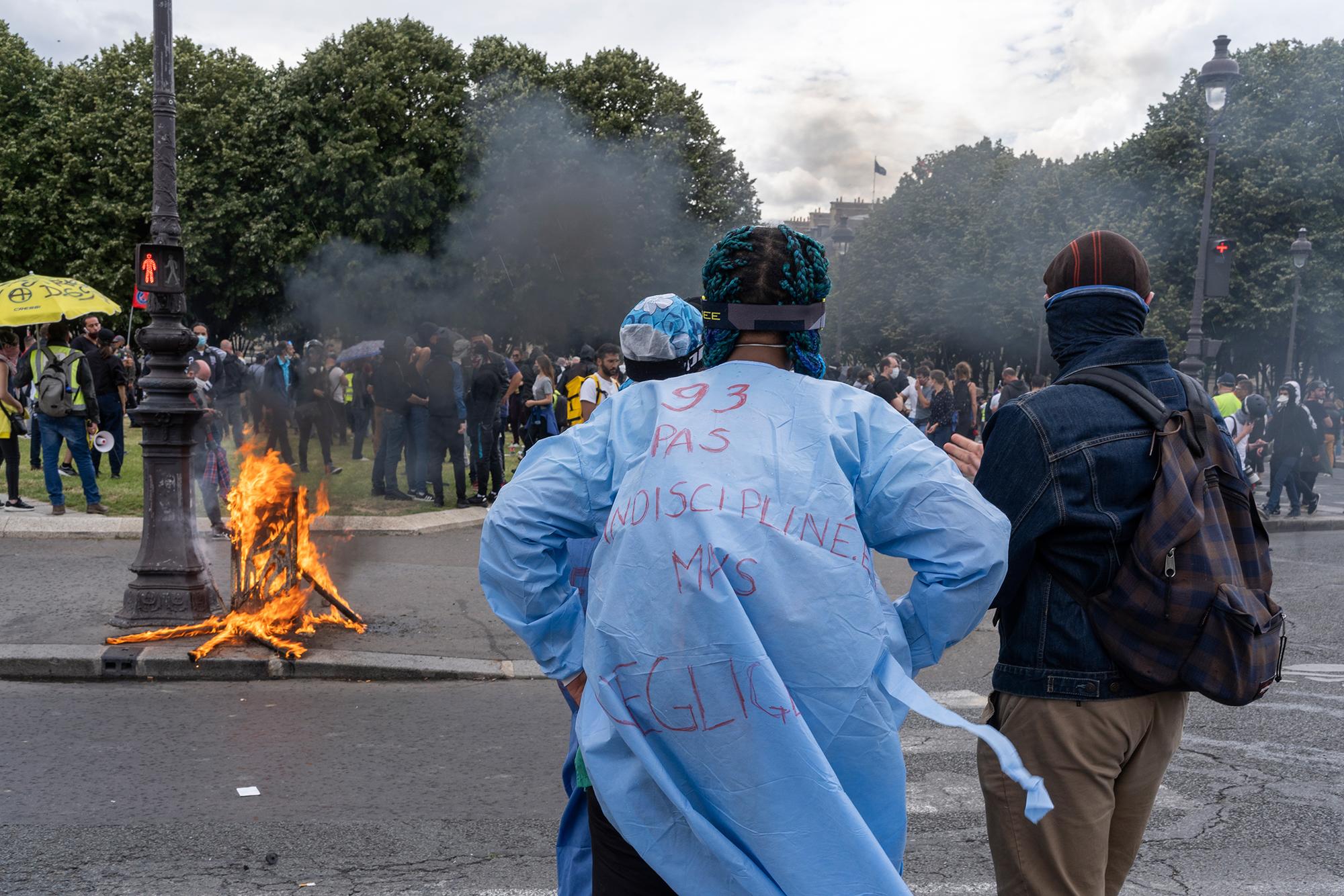 La policía francesa convierte una manifestación en defensa de la sanidad en una batalla campal - 4