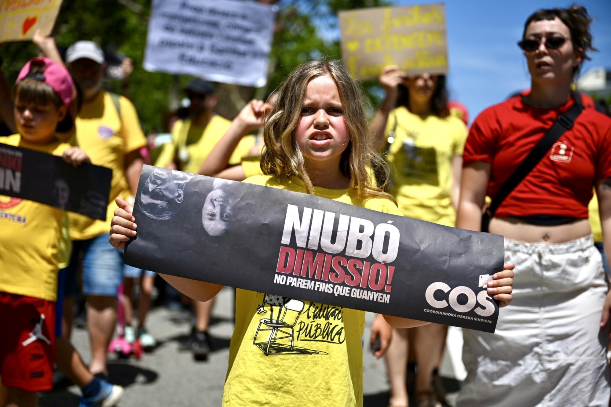 Manifestación comunidad educativa en Barcelon del 14 de junio 2026 - 16