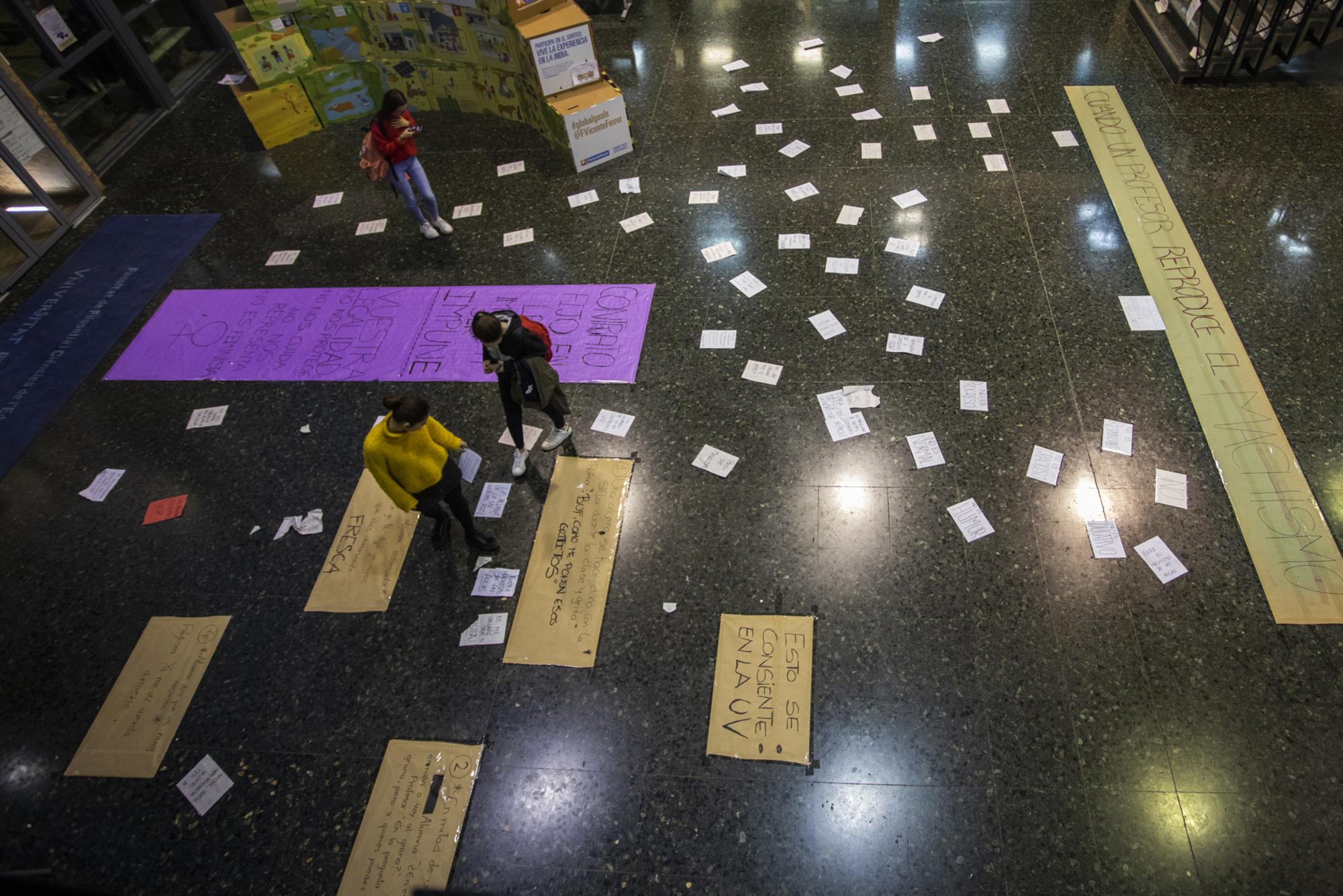 Encierro en la Universitat València contra violencia machista.