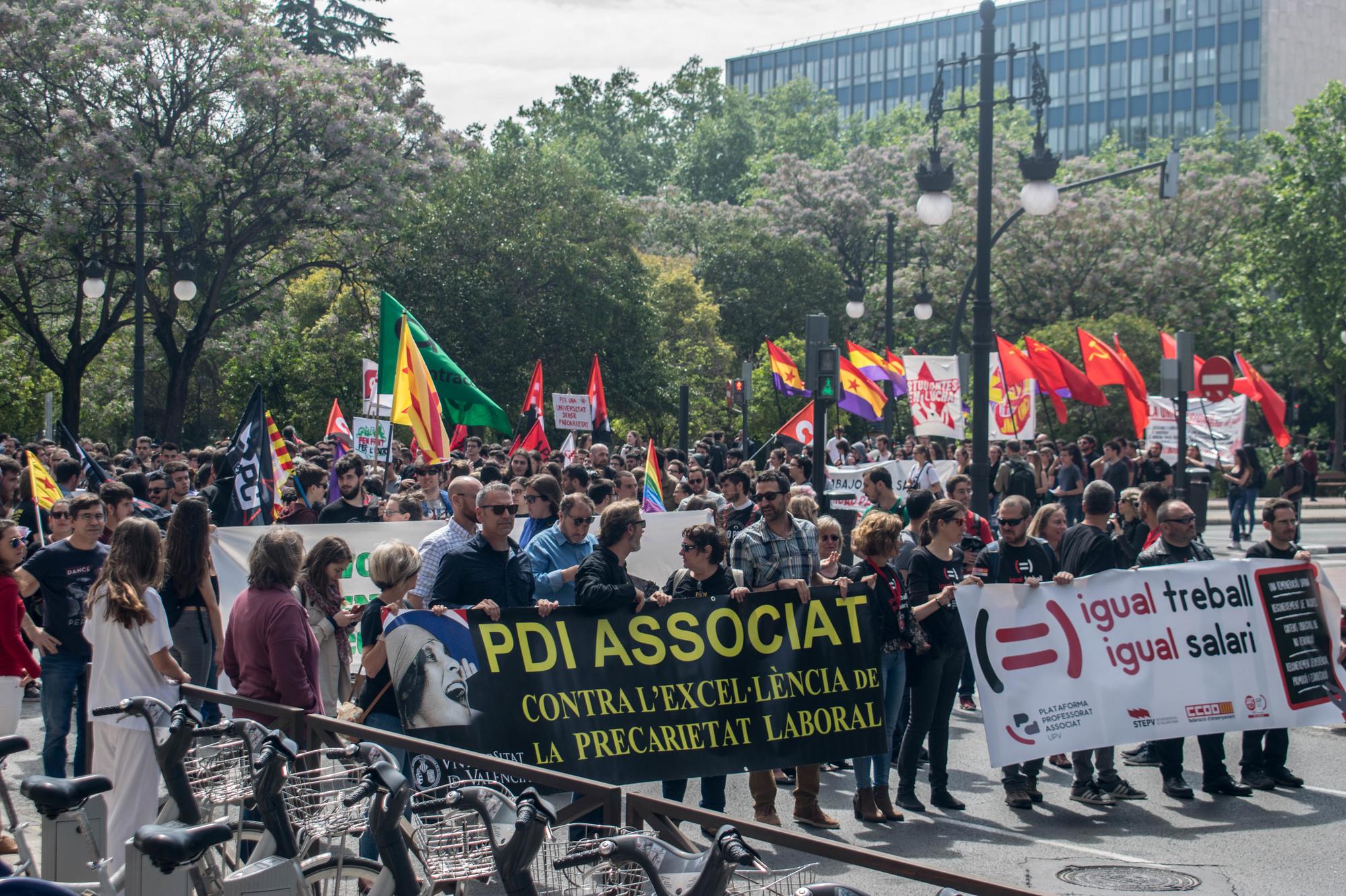 Manifestació estudiants i associats