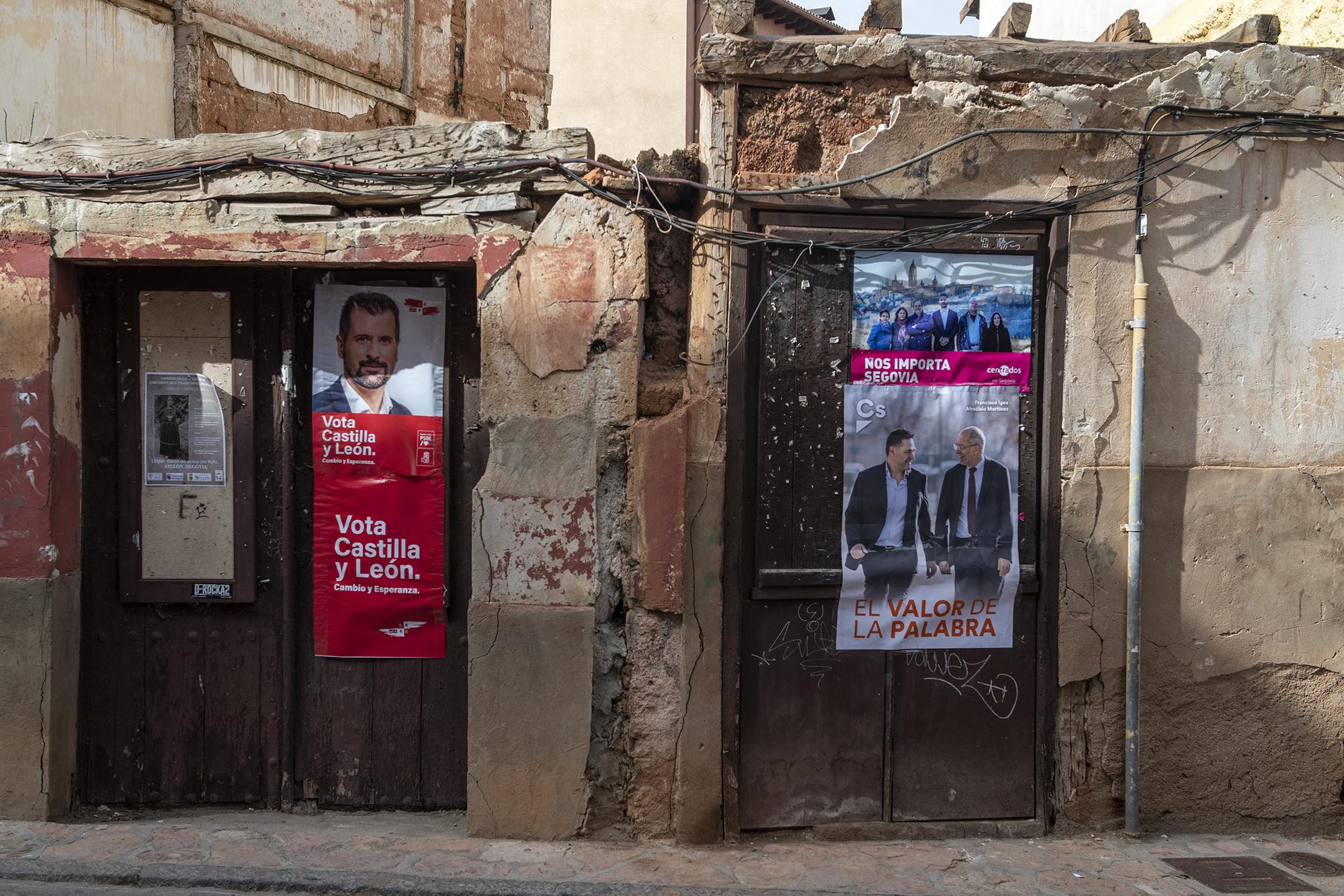 Carteles electorales CYL