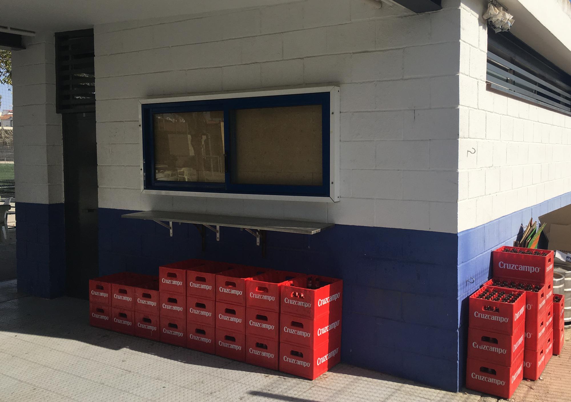 Cajas cerveza centro deportivo