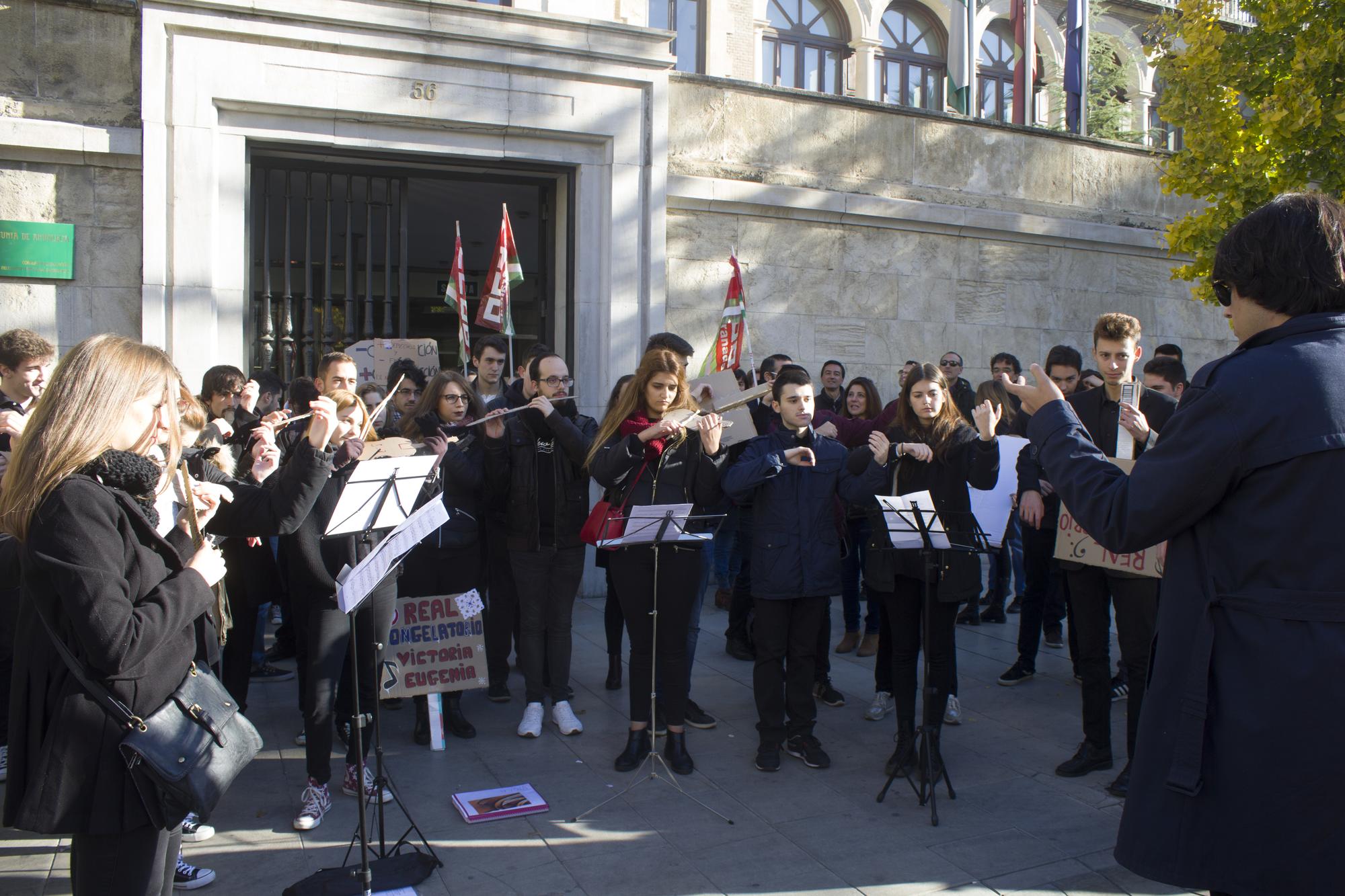 Protesta Conservatorio Granada, puerta