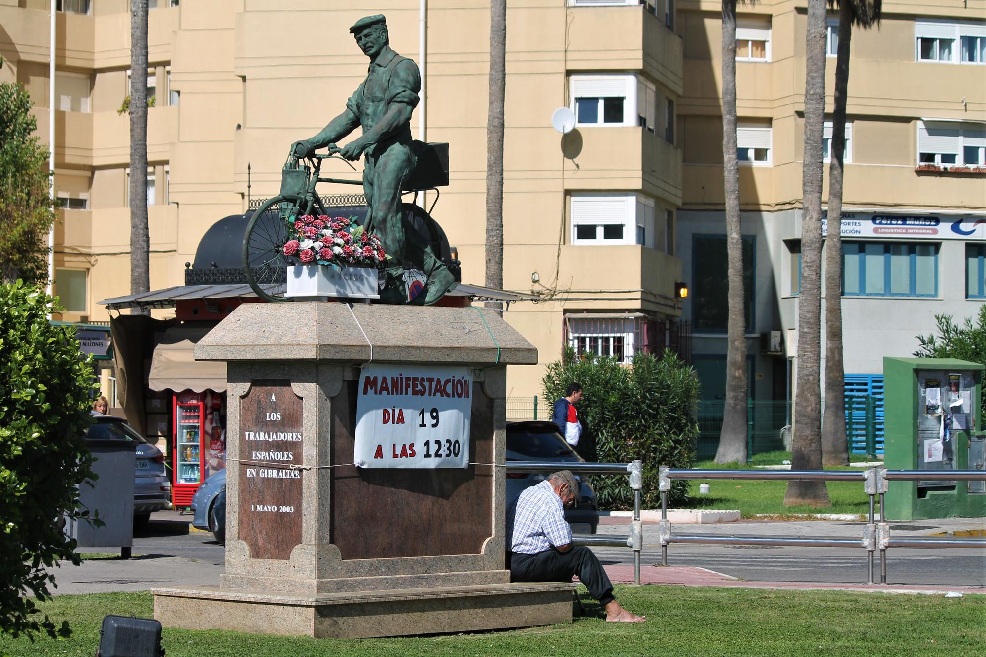 Monumento trabajadores Gibraltar La Linea