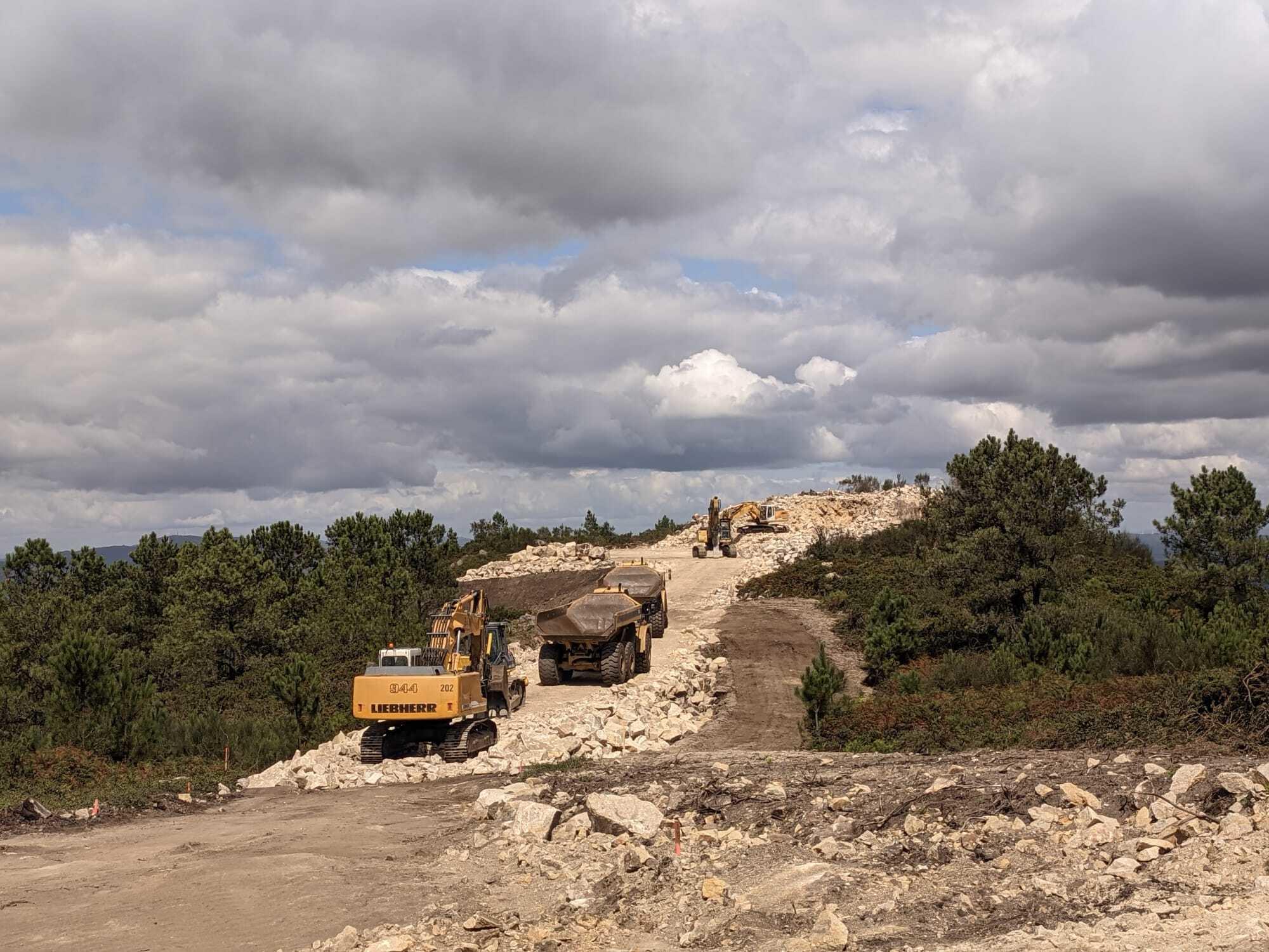 Obras de construción dun parque eólico no monte Acibal. - 3