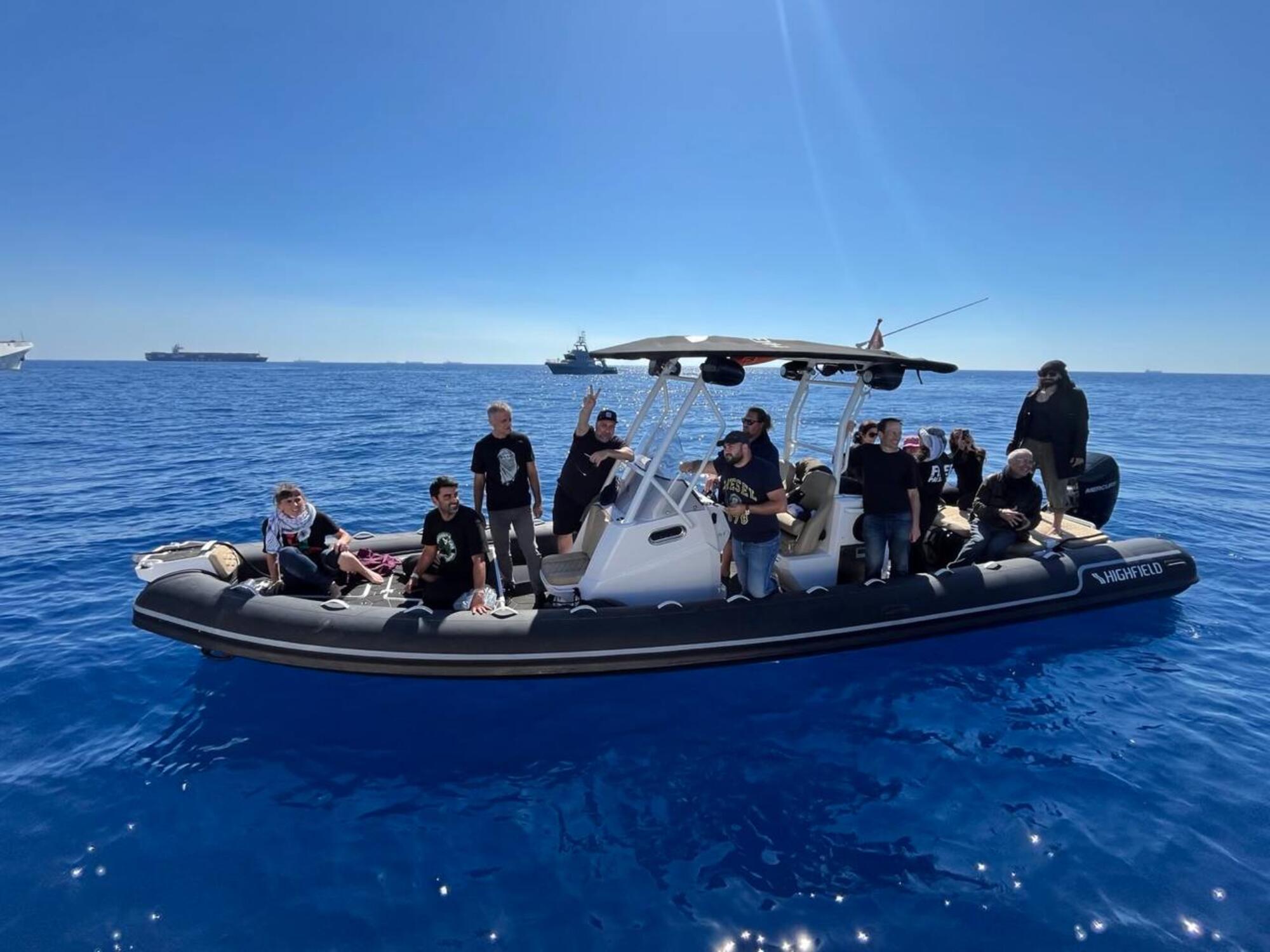 Activistas Conscience barco