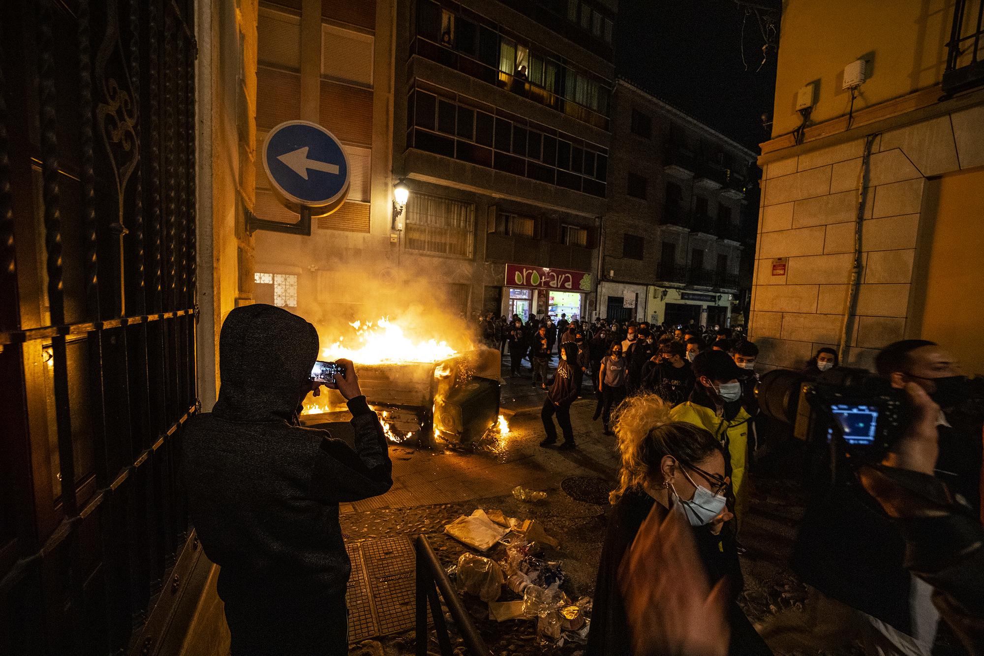 Barricadas en la manifestación de Granada por la encarcelamiento de Pablo Hasél - 9