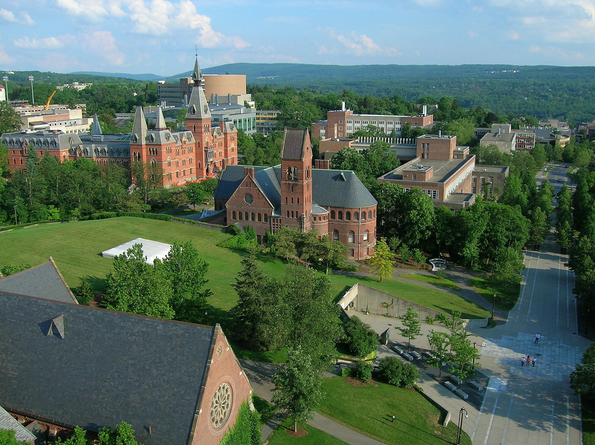 Universidad de Cornell con sede en Ithaca, Nueva York, Estados Unidos.