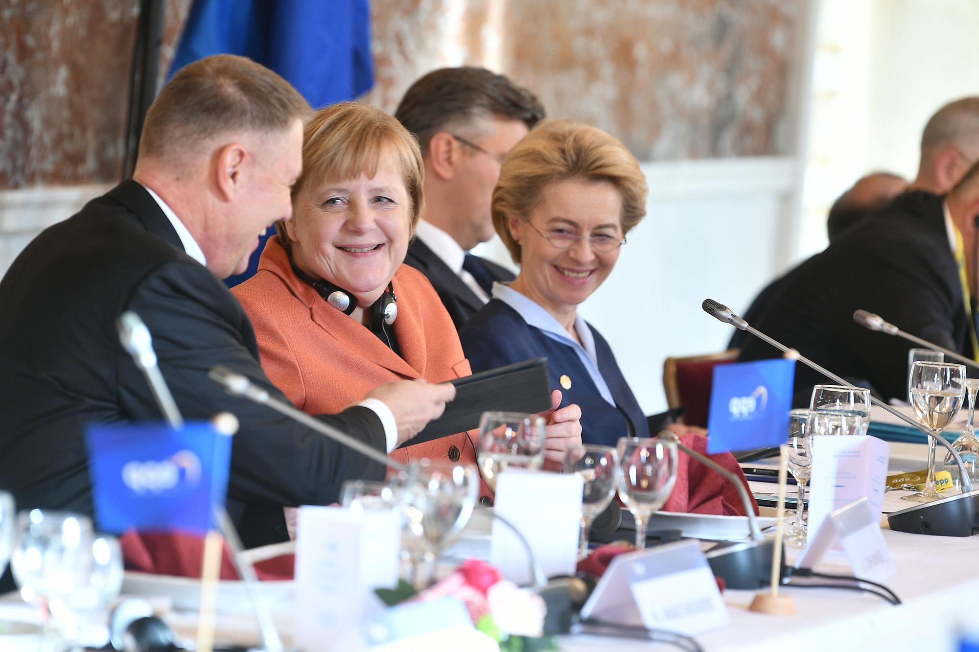 Angela Merkel y Ursula von der Leyen.