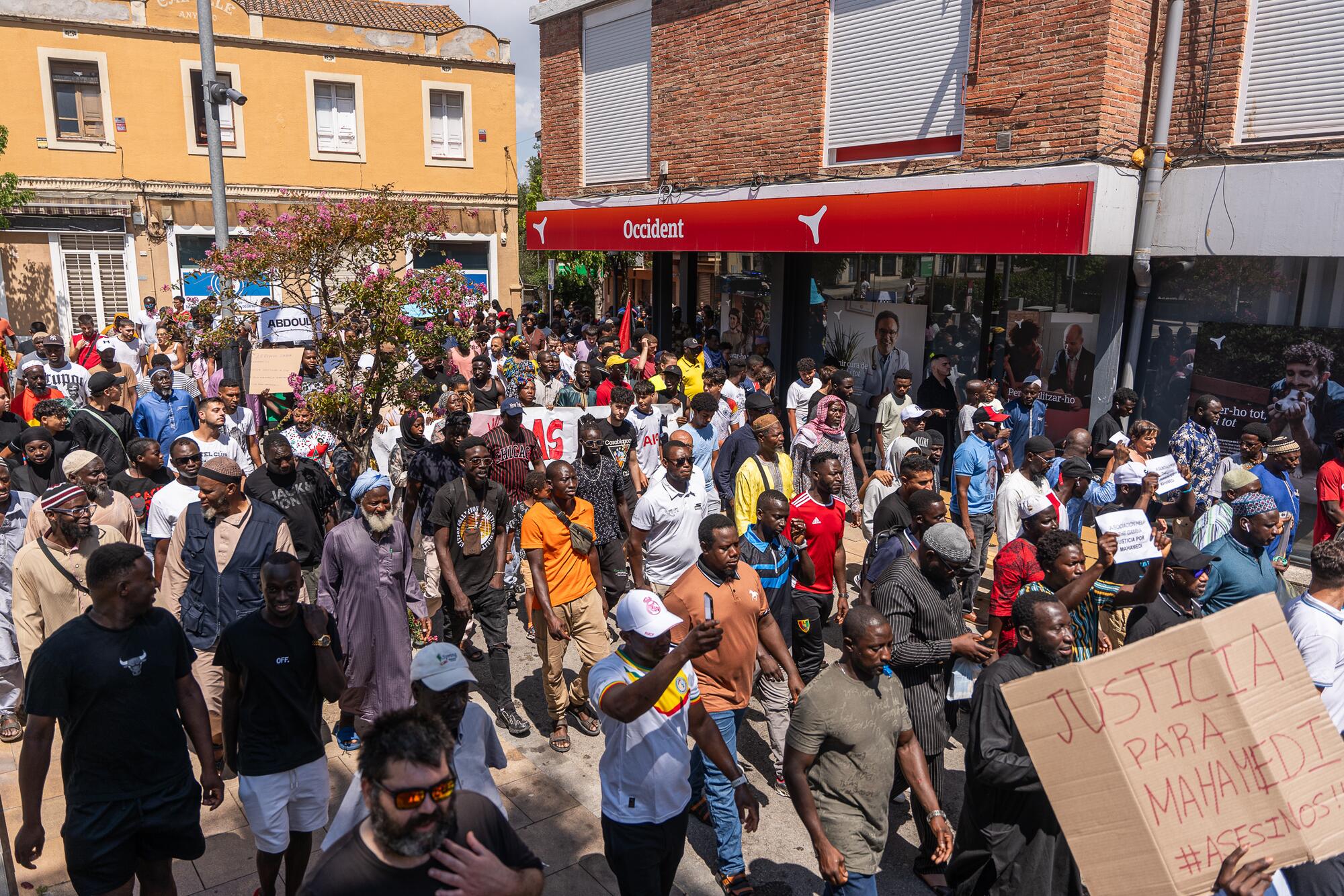 Manifestación Montornés por muerte de Mahamedi  - 12