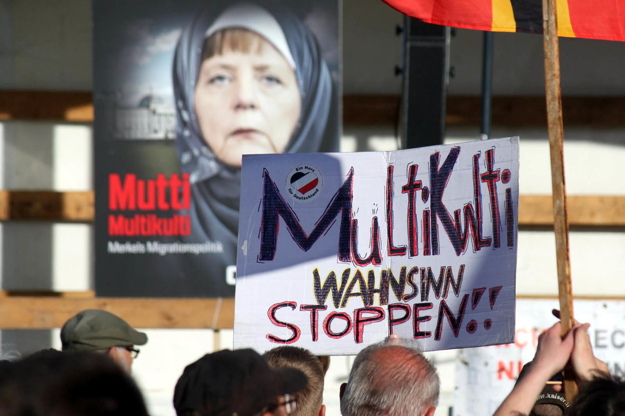 merkel pegida