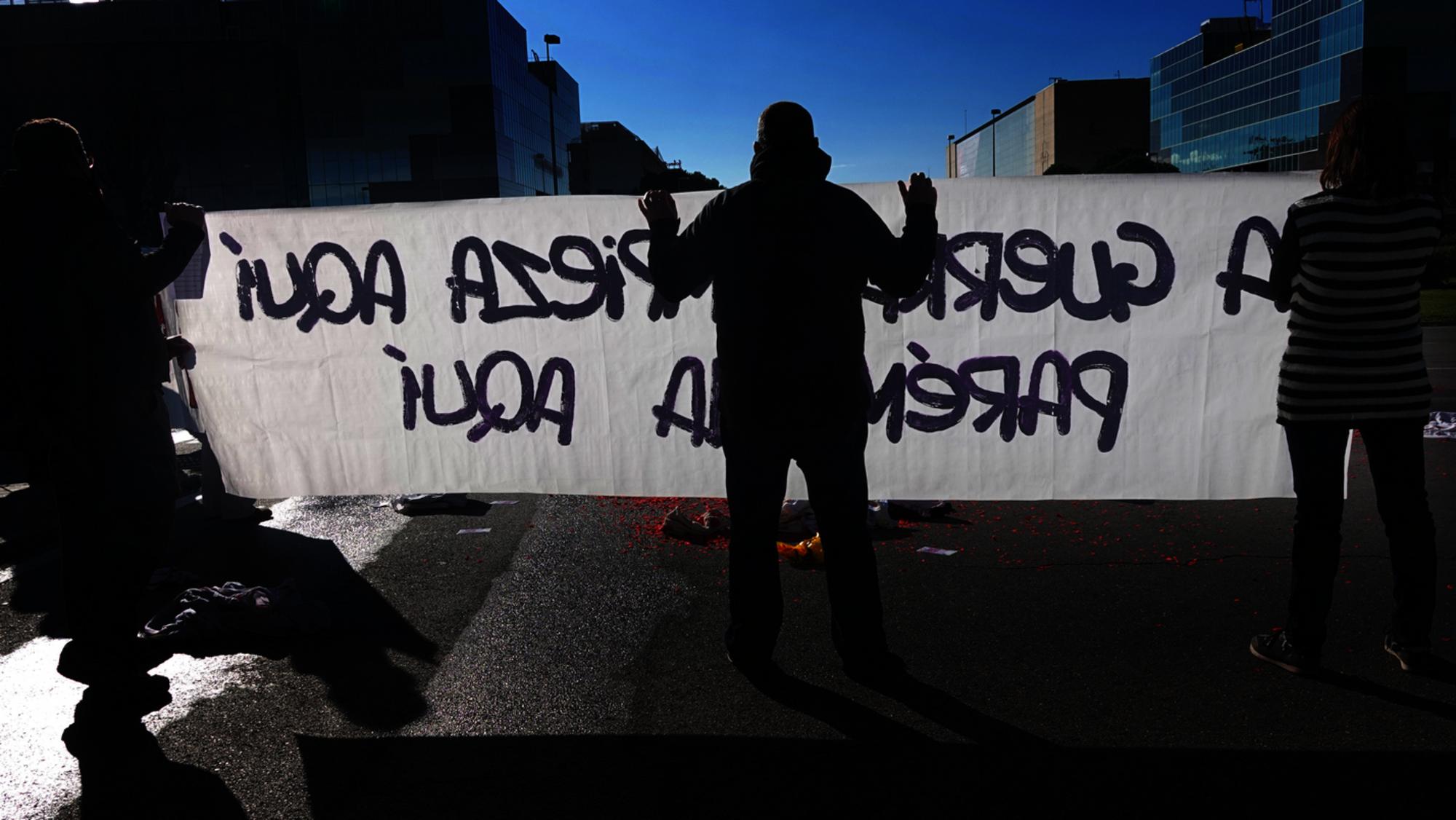 Protesta contra la feria de armas FEINDEF (2021)