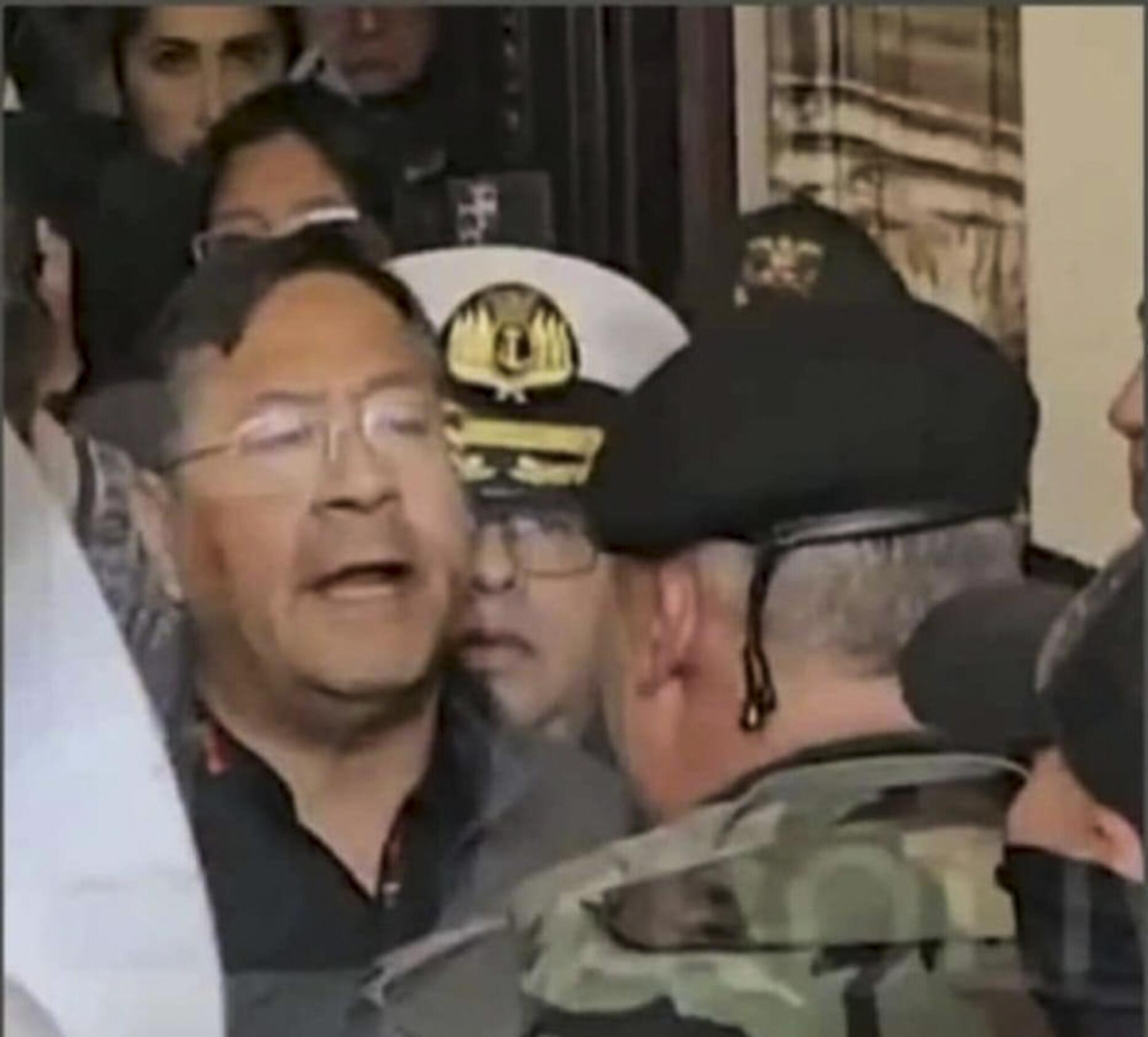 Levantamiento militar en Bolivia, protestas. - 5