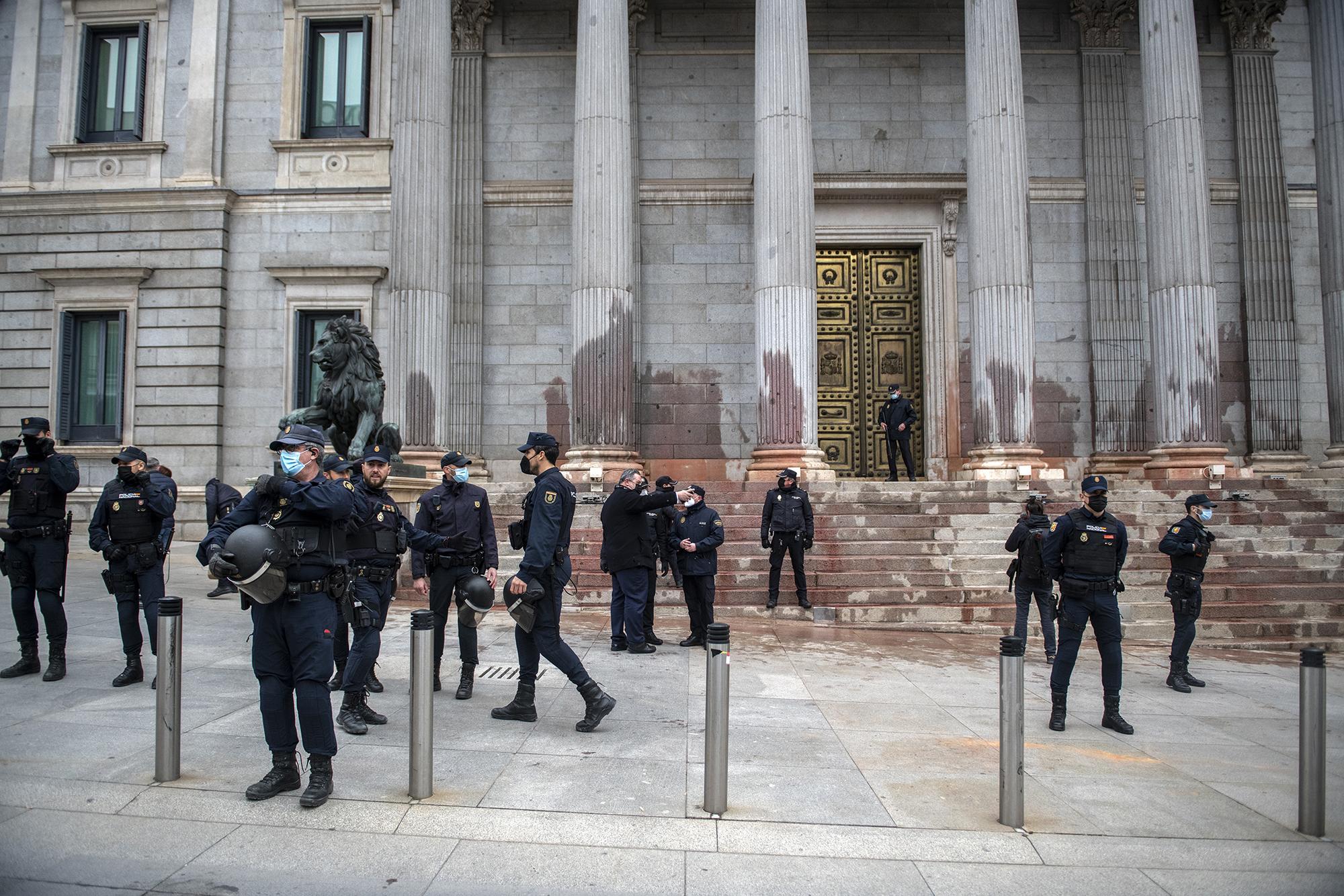 La Rebelión Científica tiñe de rojo el Congreso el 6 de abril de 2022. - 5