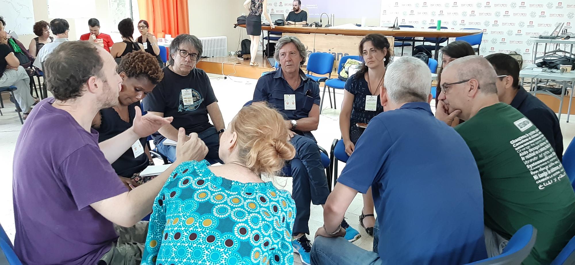 Los representantes de una trentena de redes internacionales durante el encuentro de julio preparatorio del FSMET 2020