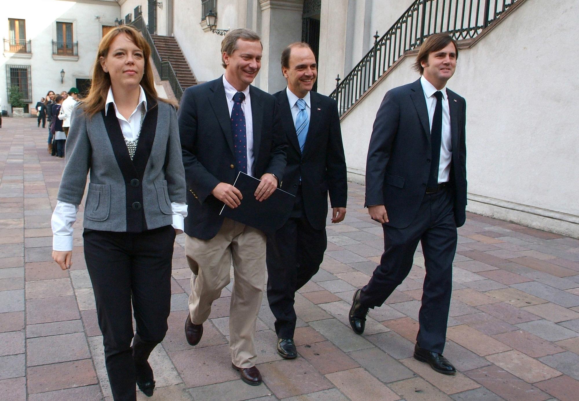 La ministra secretaria general de Gobierno, Ena von Baer, recibe a los diputados Cristián Monckeberg, Pedro Browne y José Antonio Kast.