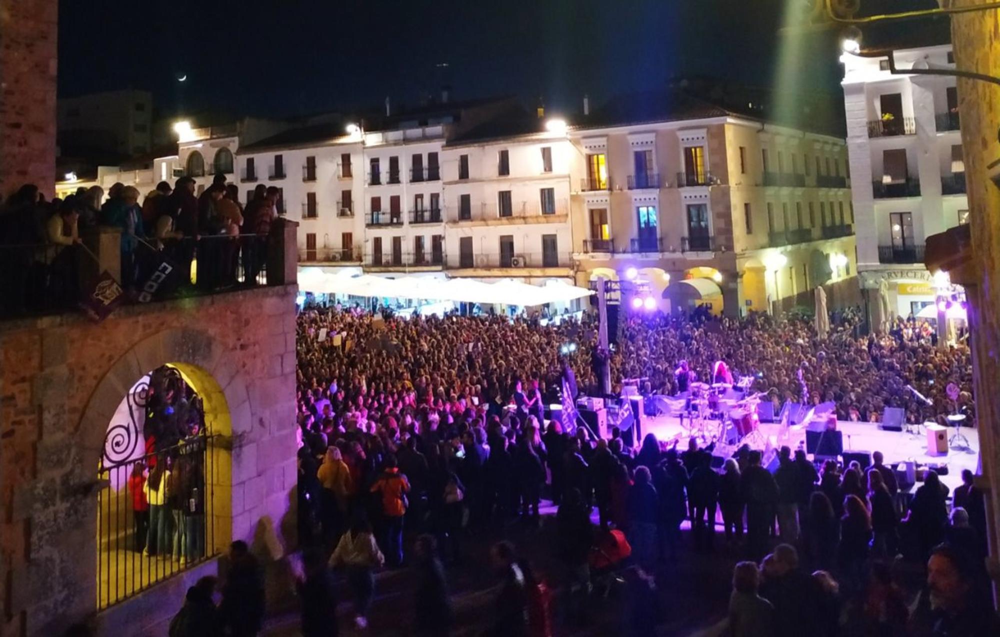 Plaza Mayor Cáceres 8M 