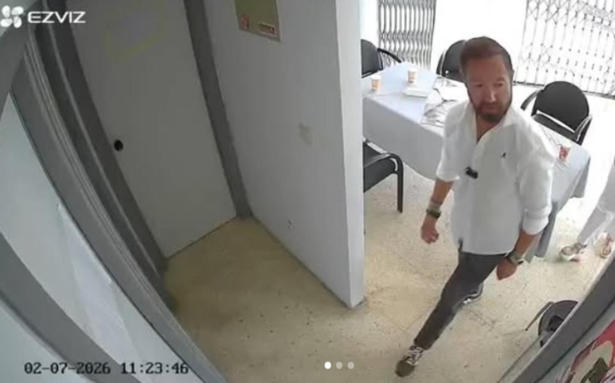 Concejal de Vox en la sede del Sindicat d’Estudiants de València 